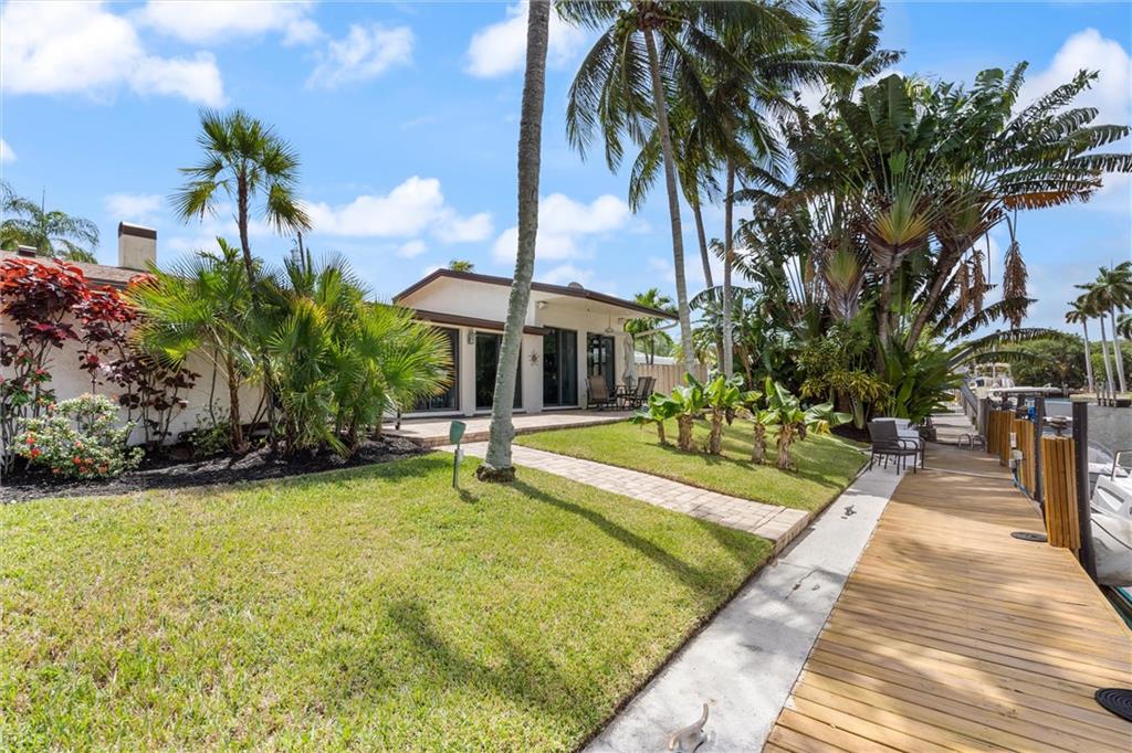 1319 Avocado Isle
