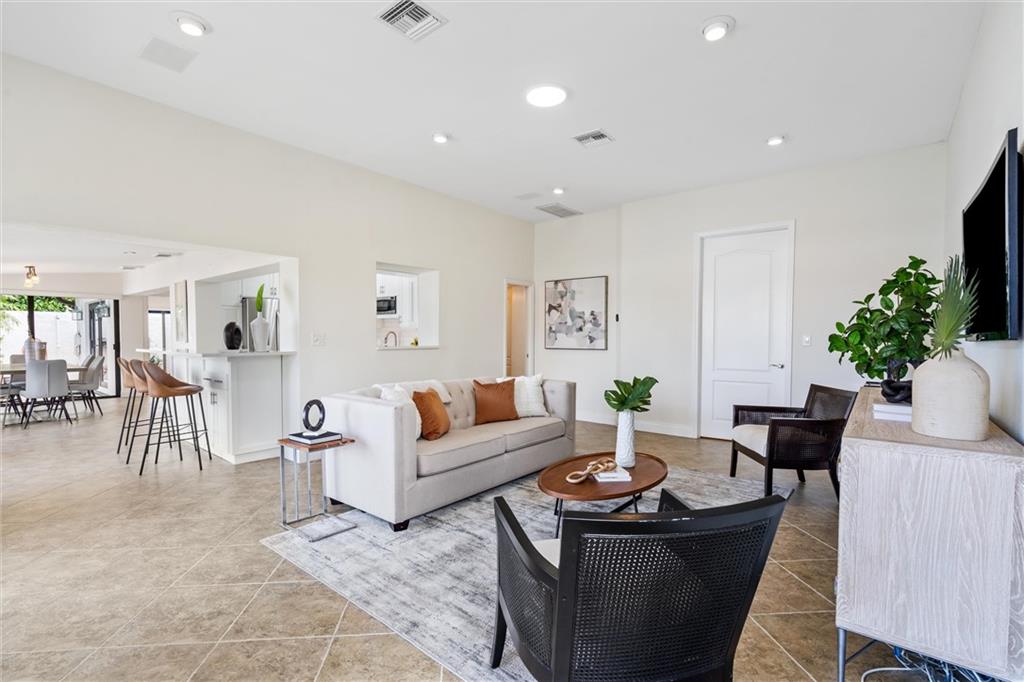 1319 Avocado Isle