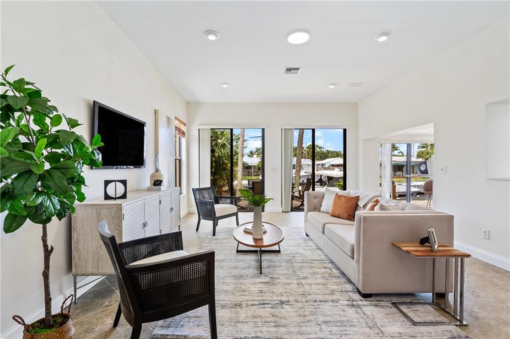 1319 Avocado Isle