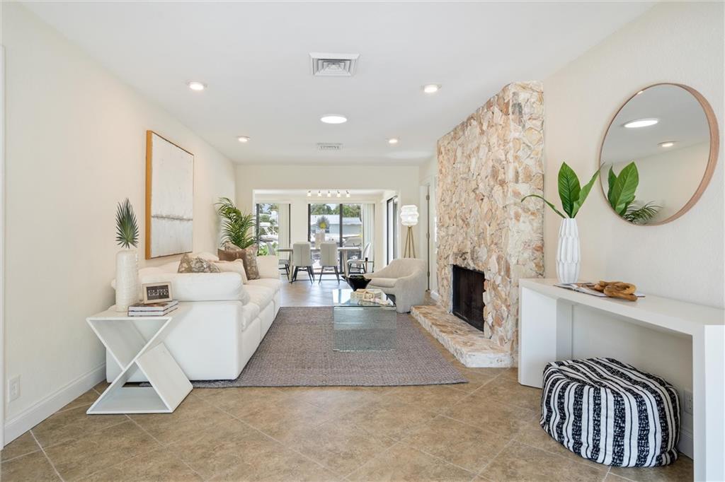 1319 Avocado Isle