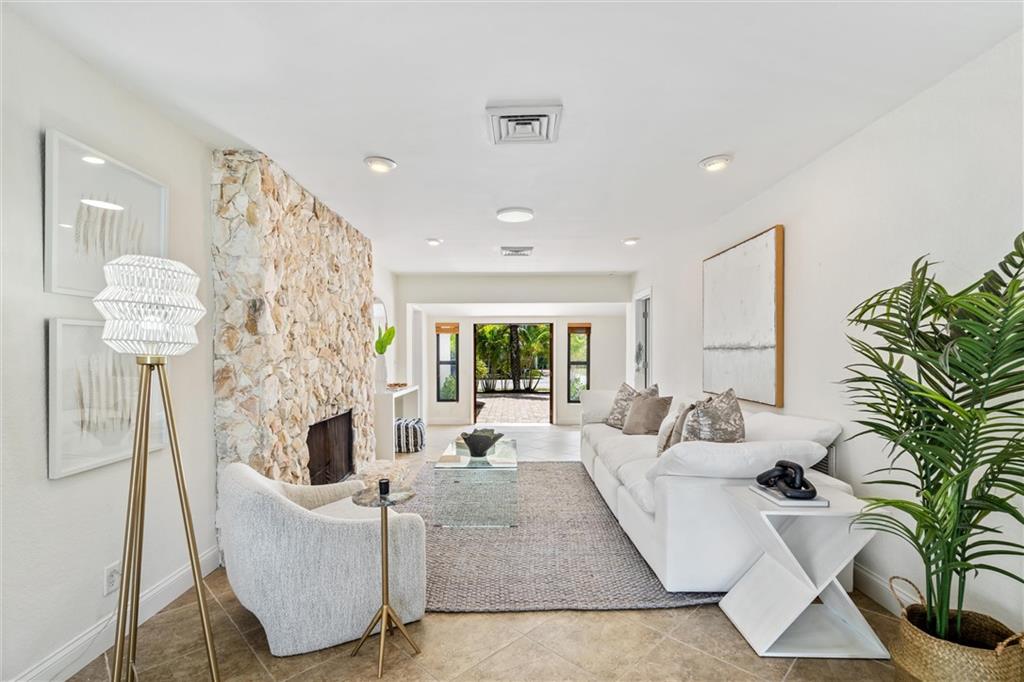 1319 Avocado Isle