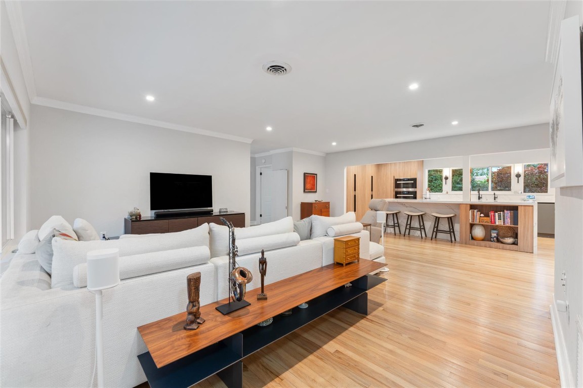 1823 Admirals Way