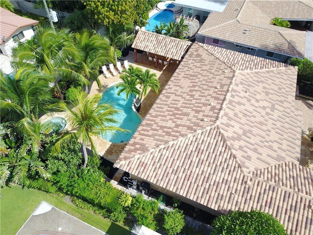 1823 Admirals Way