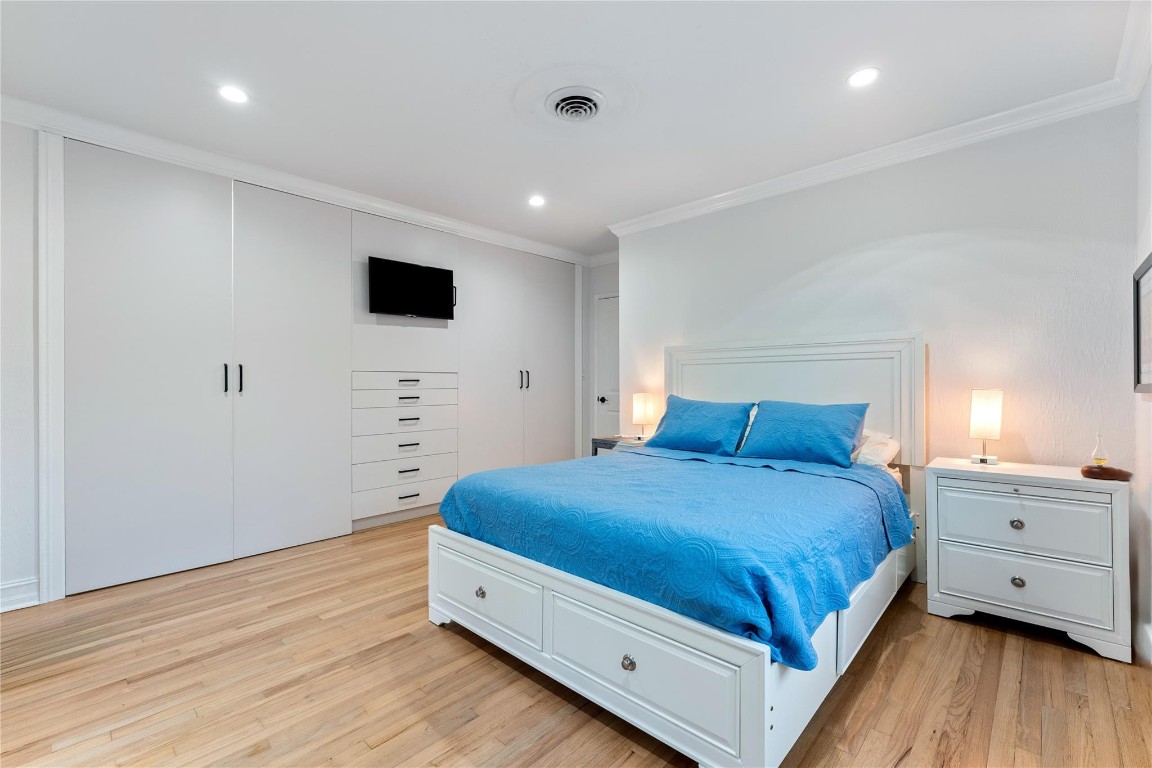 1823 Admirals Way