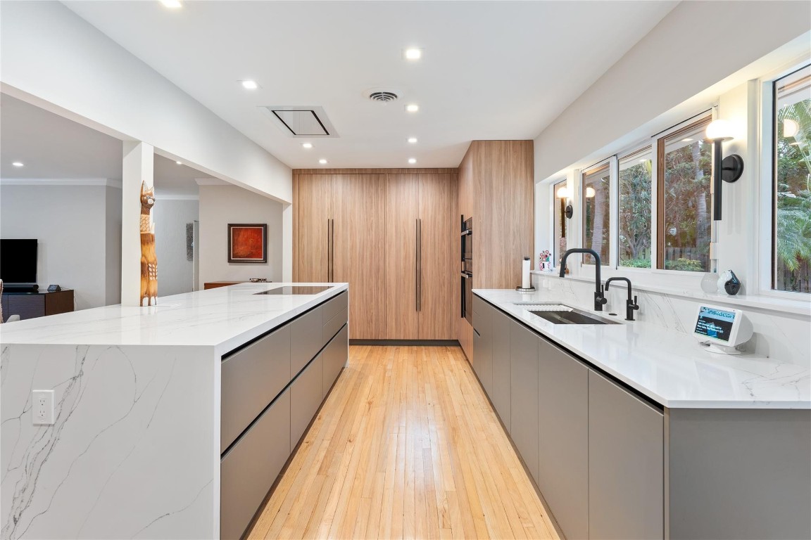1823 Admirals Way