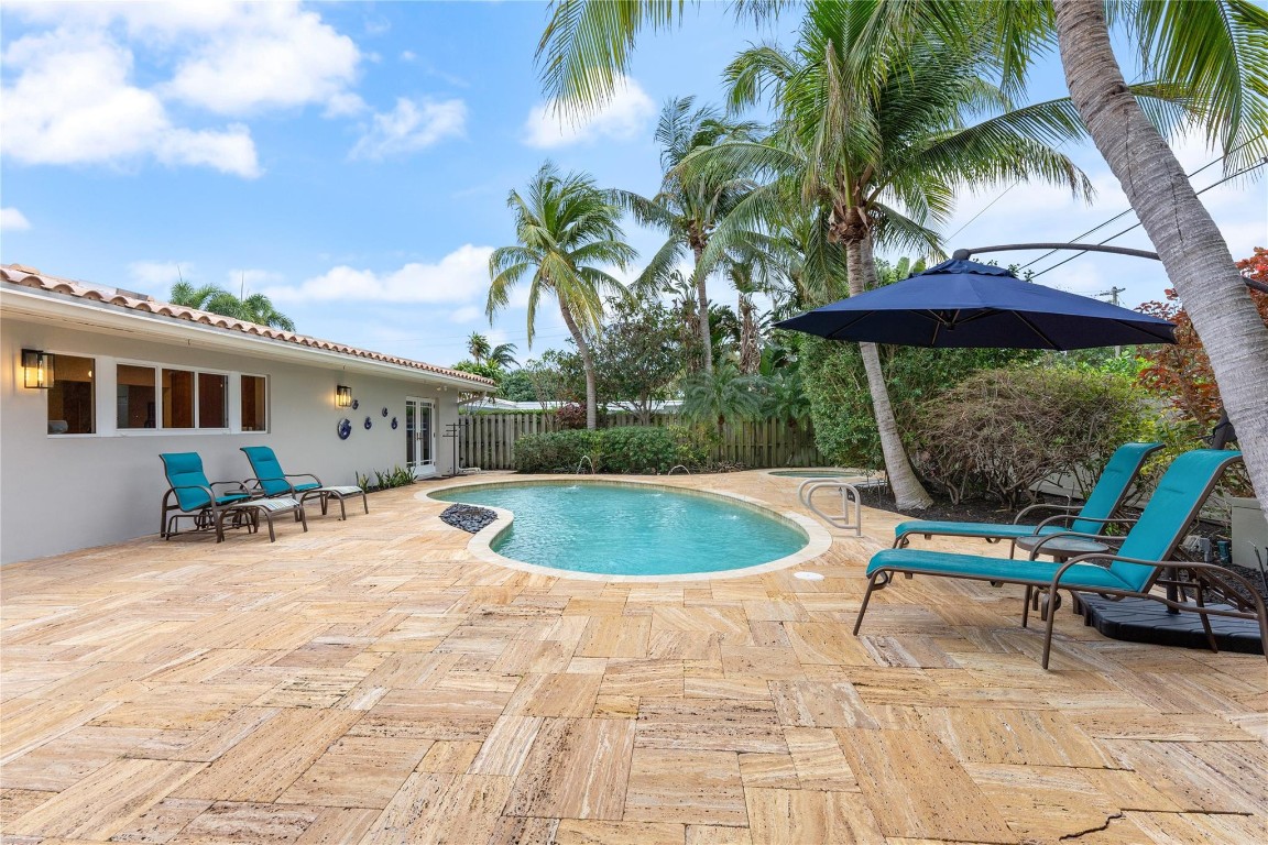 1823 Admirals Way