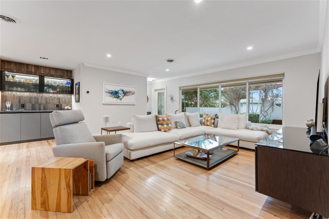 1823 Admirals Way