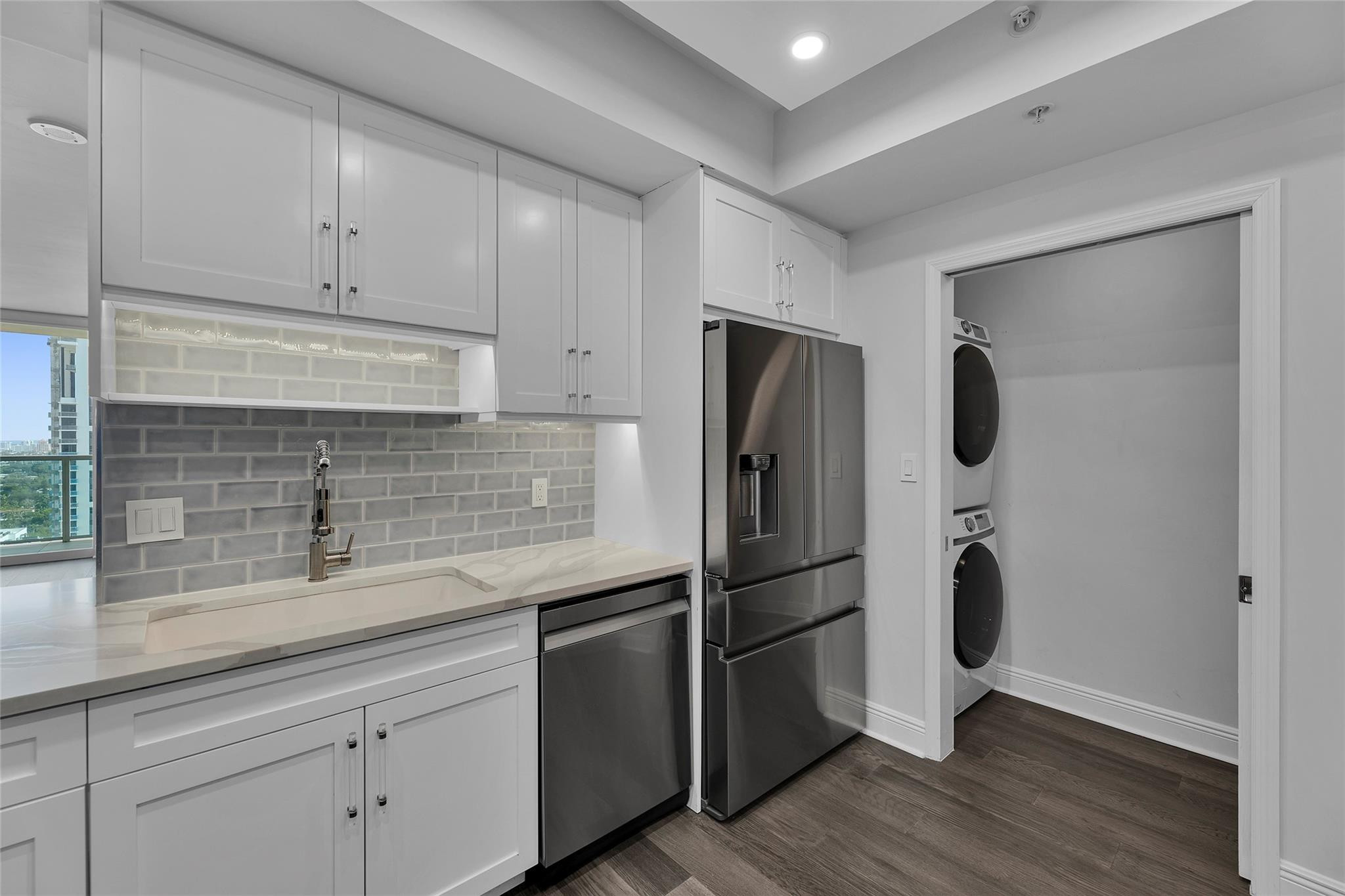 350 SE 2nd St 2450