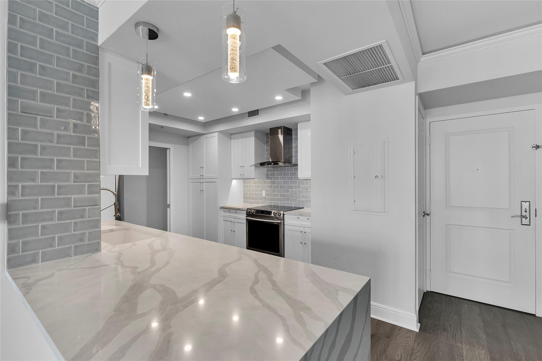 350 SE 2nd St 2450