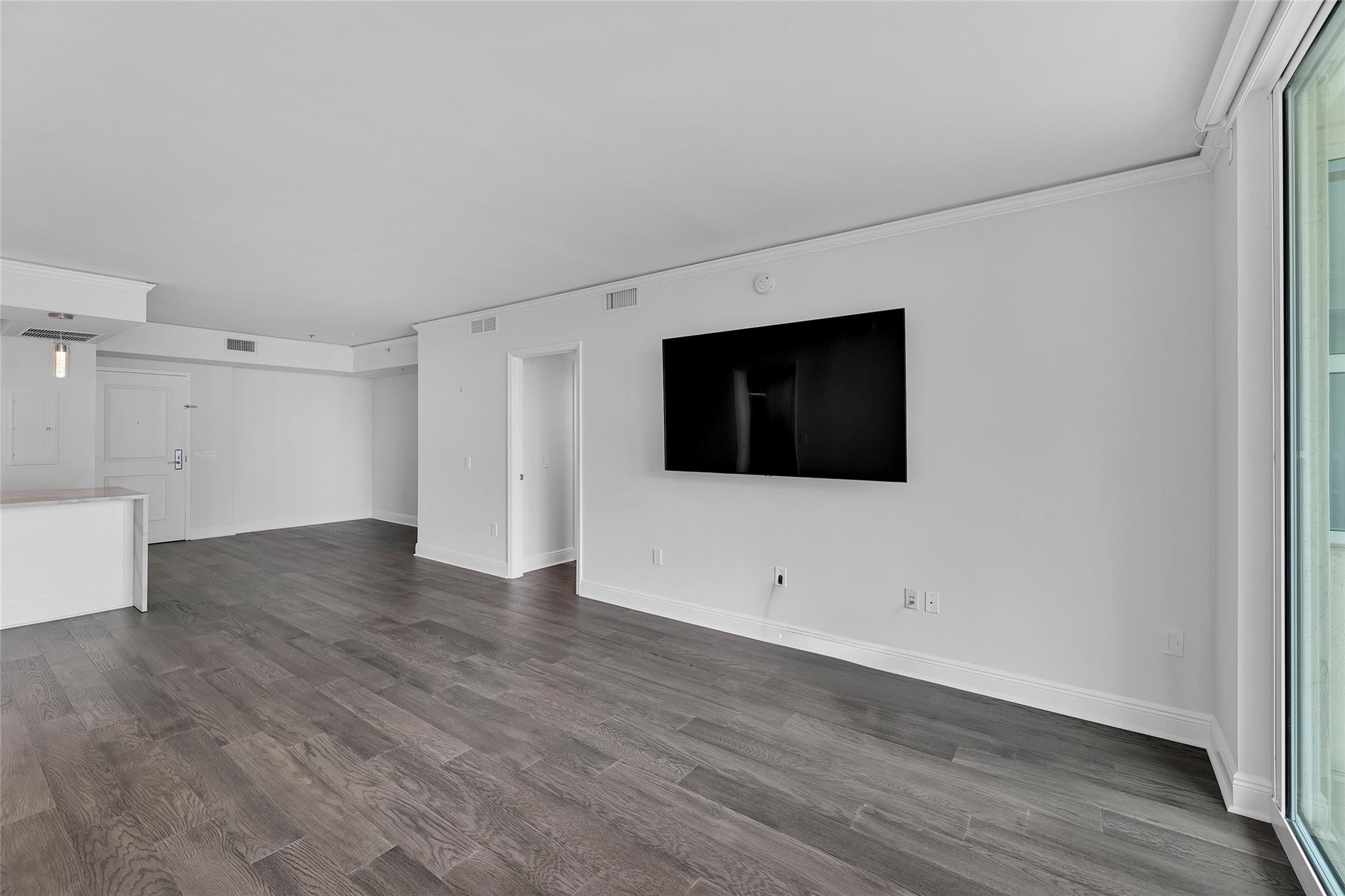 350 SE 2nd St 2450