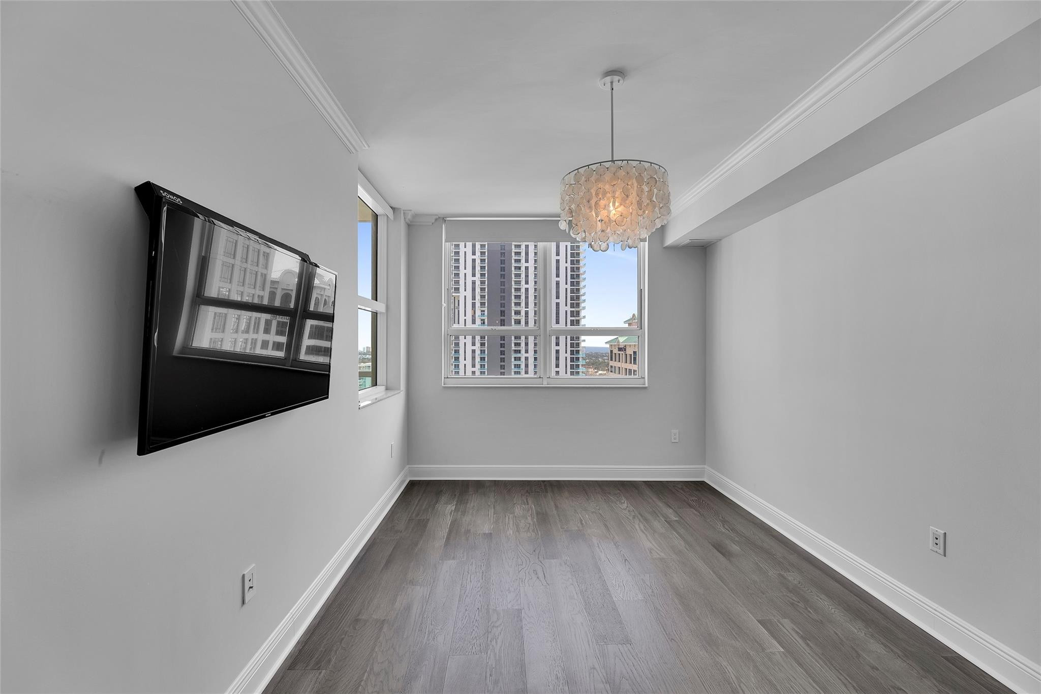 350 SE 2nd St 2450