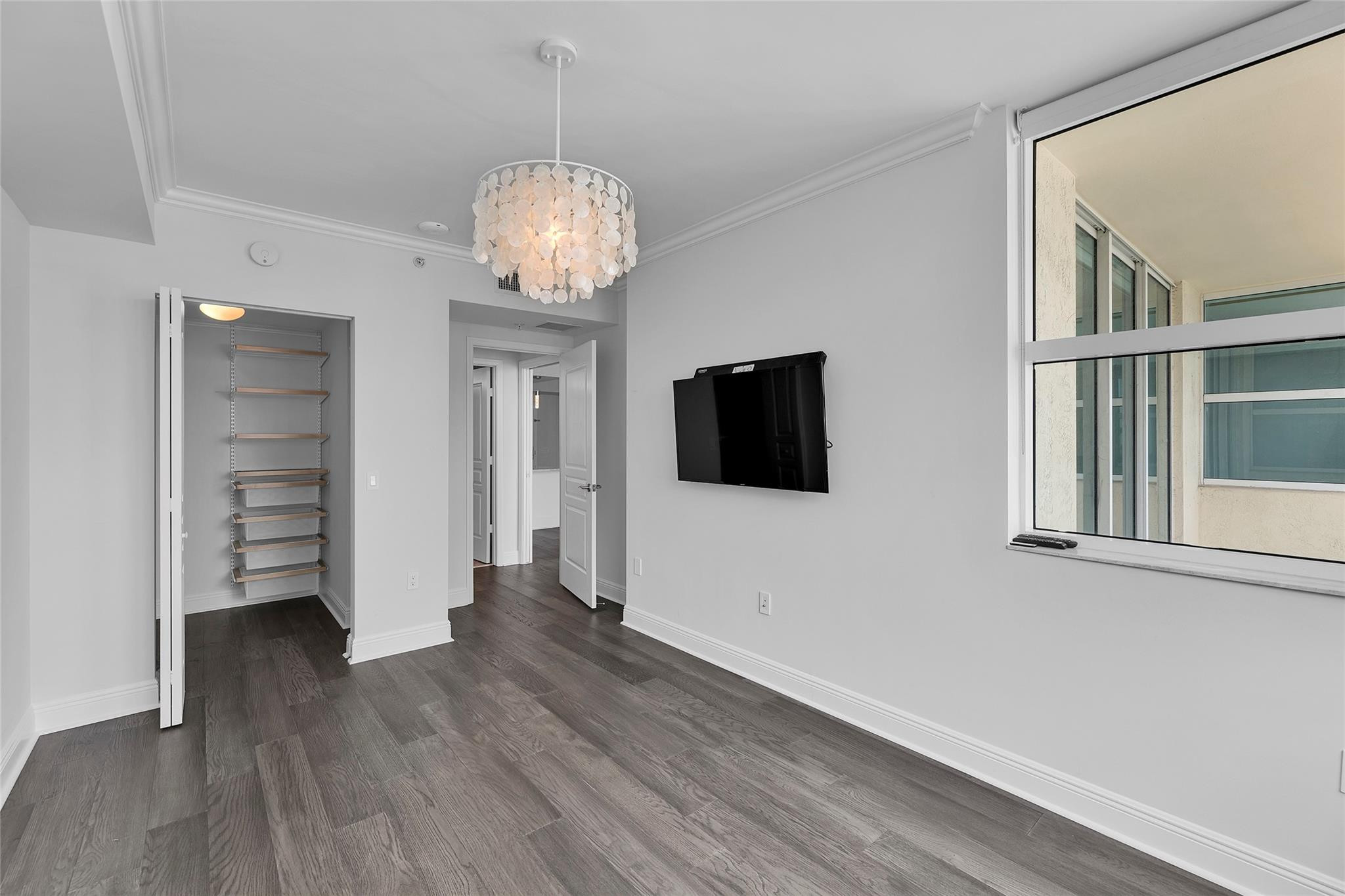 350 SE 2nd St 2450
