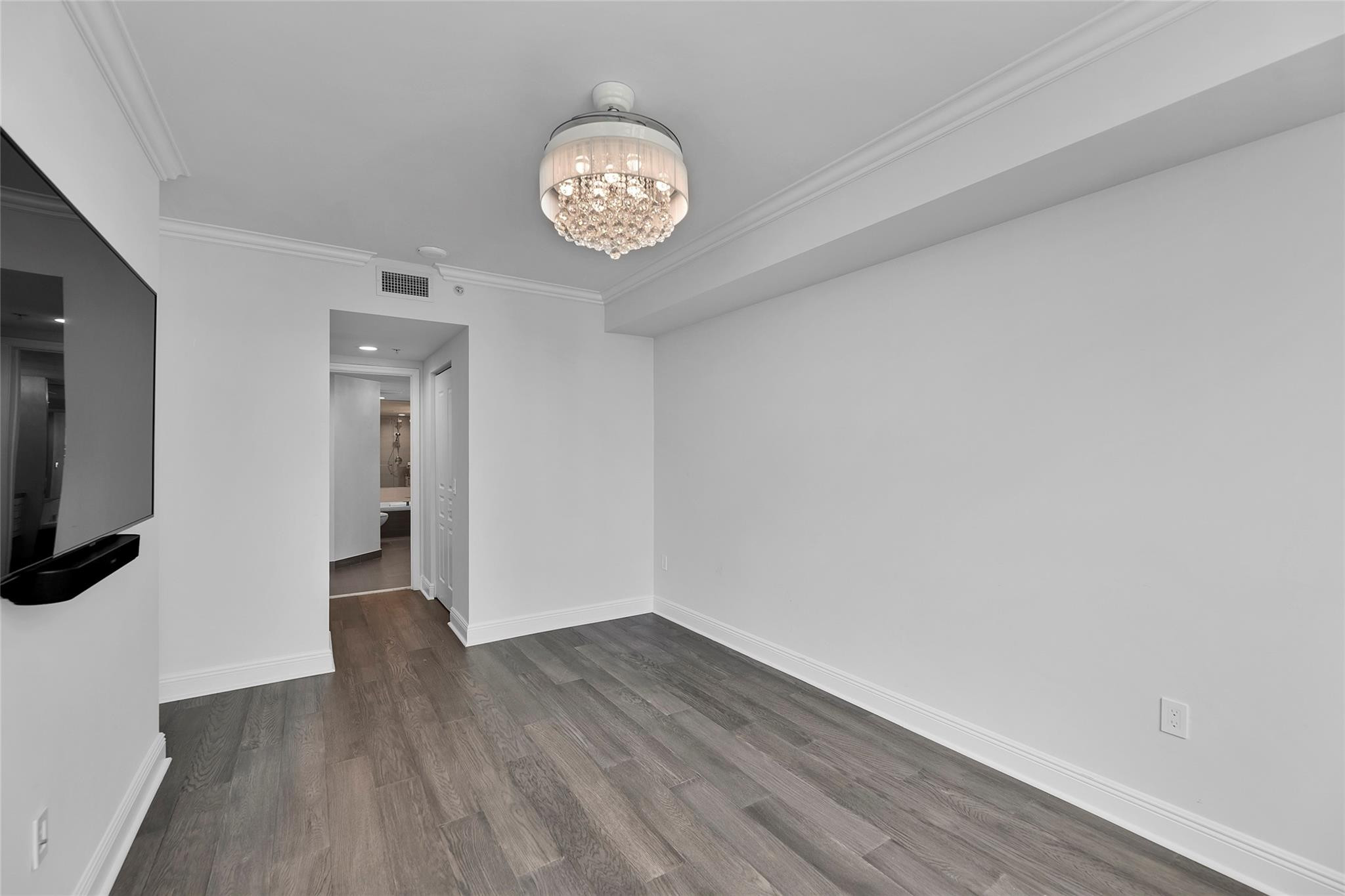 350 SE 2nd St 2450