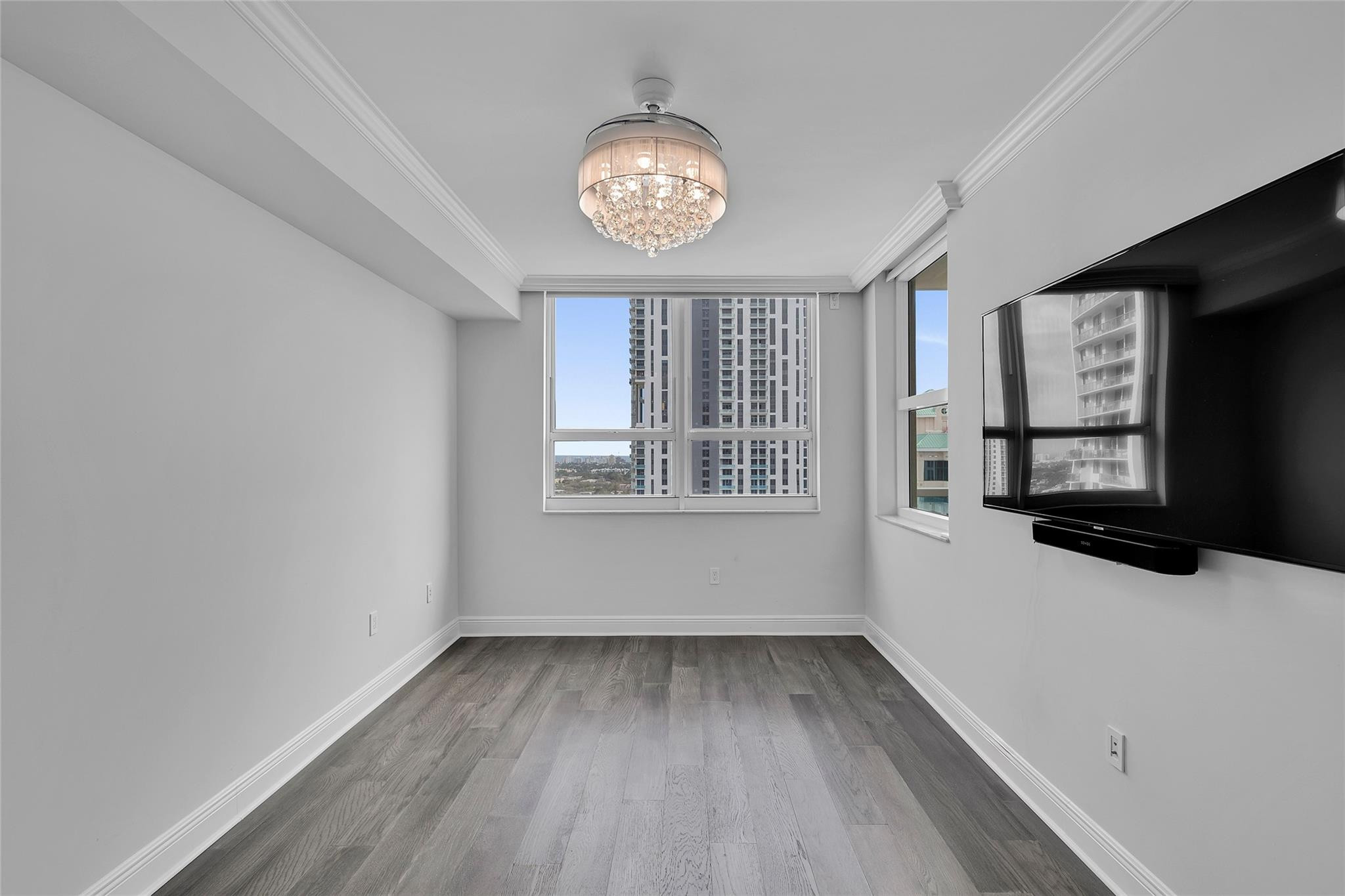 350 SE 2nd St 2450