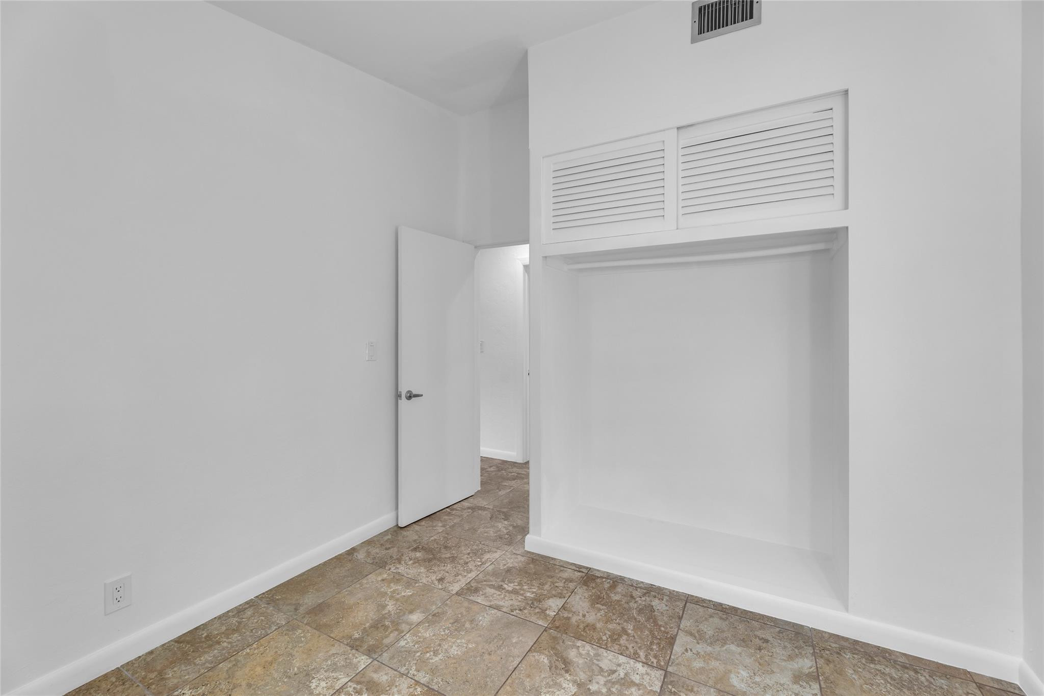 2006 NE 29th Ct