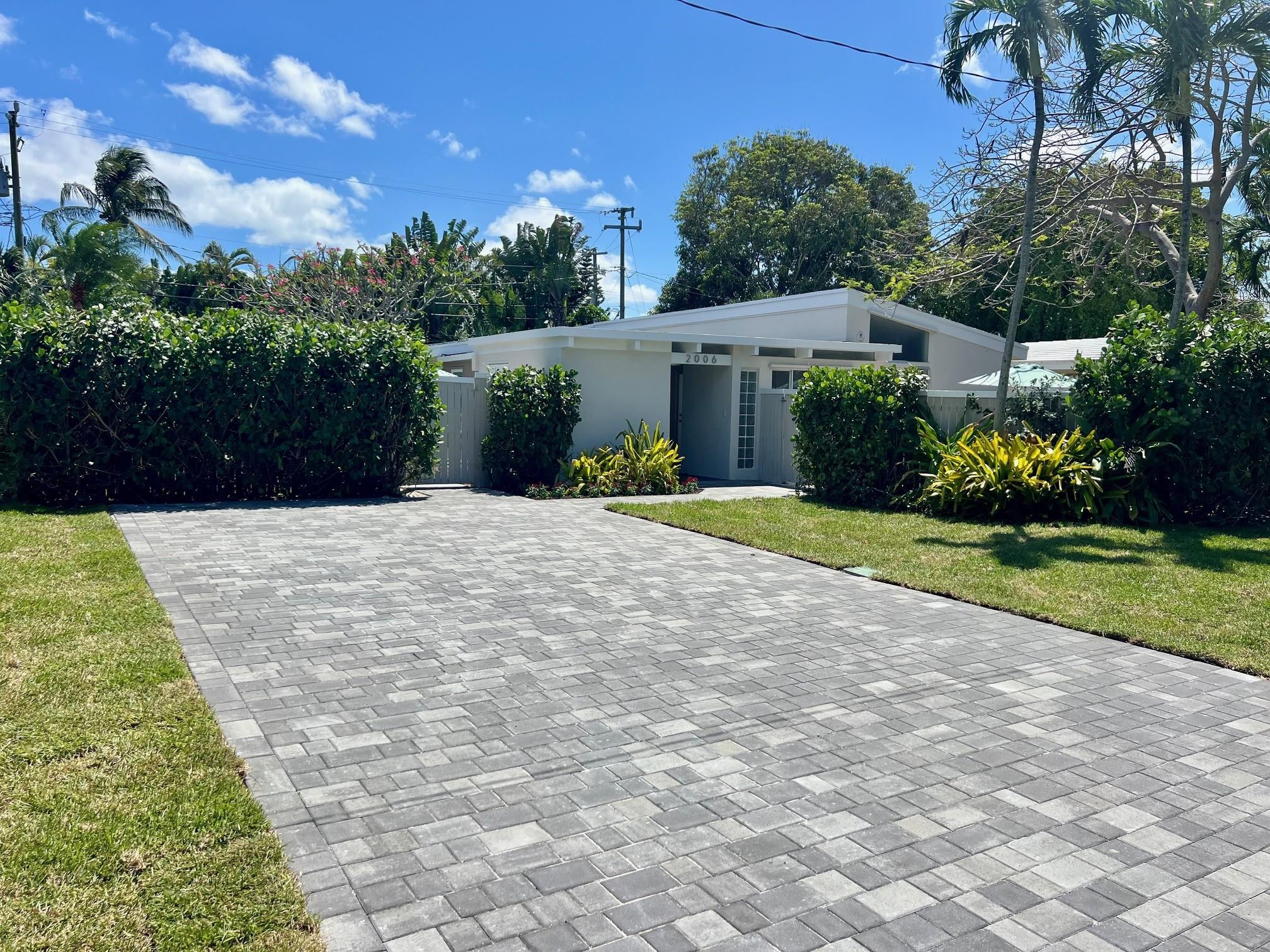 2006 NE 29th Ct