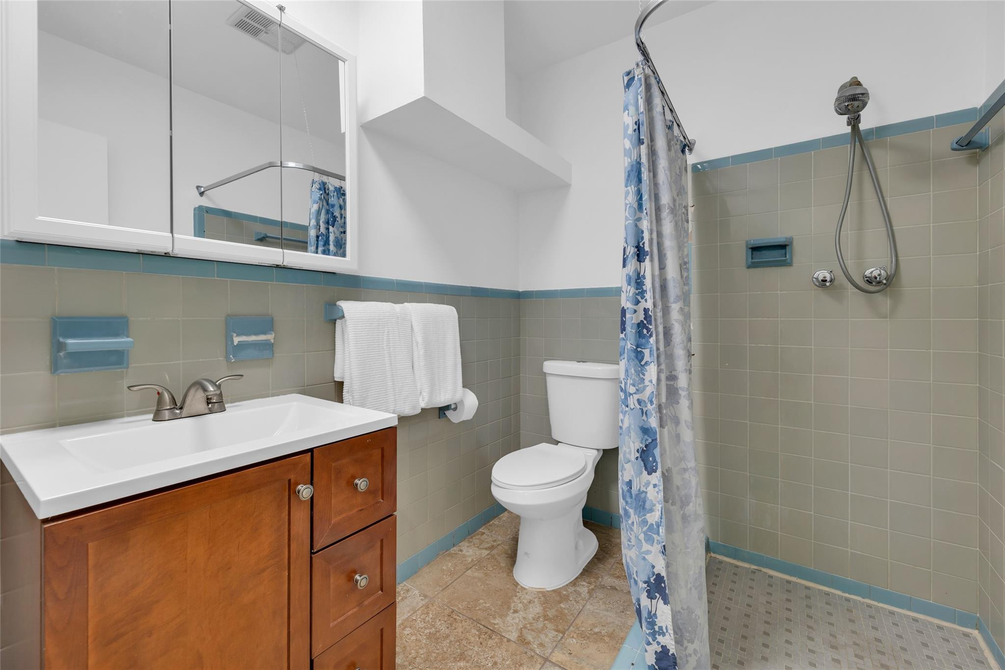 2006 NE 29th Ct