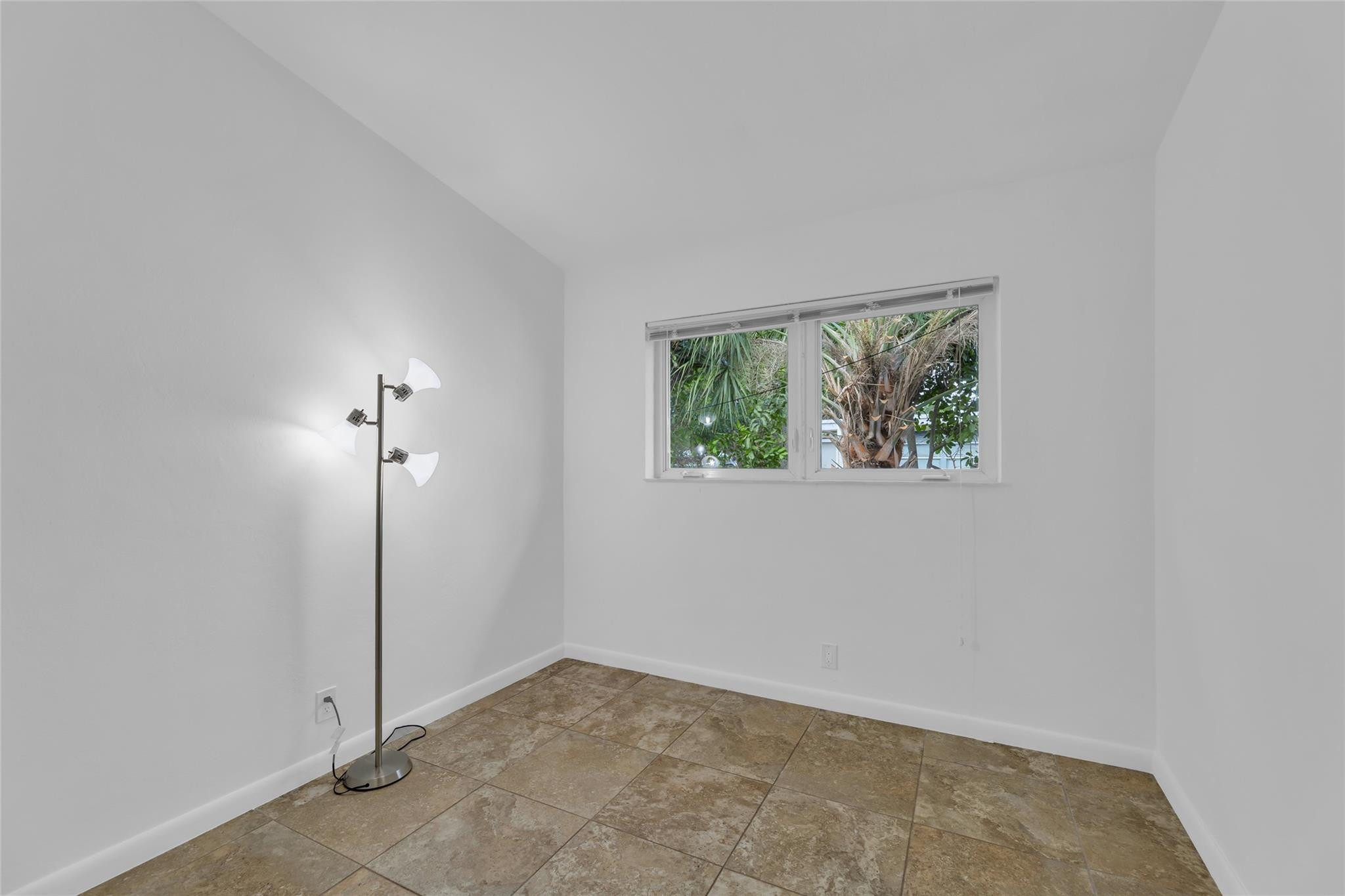 2006 NE 29th Ct