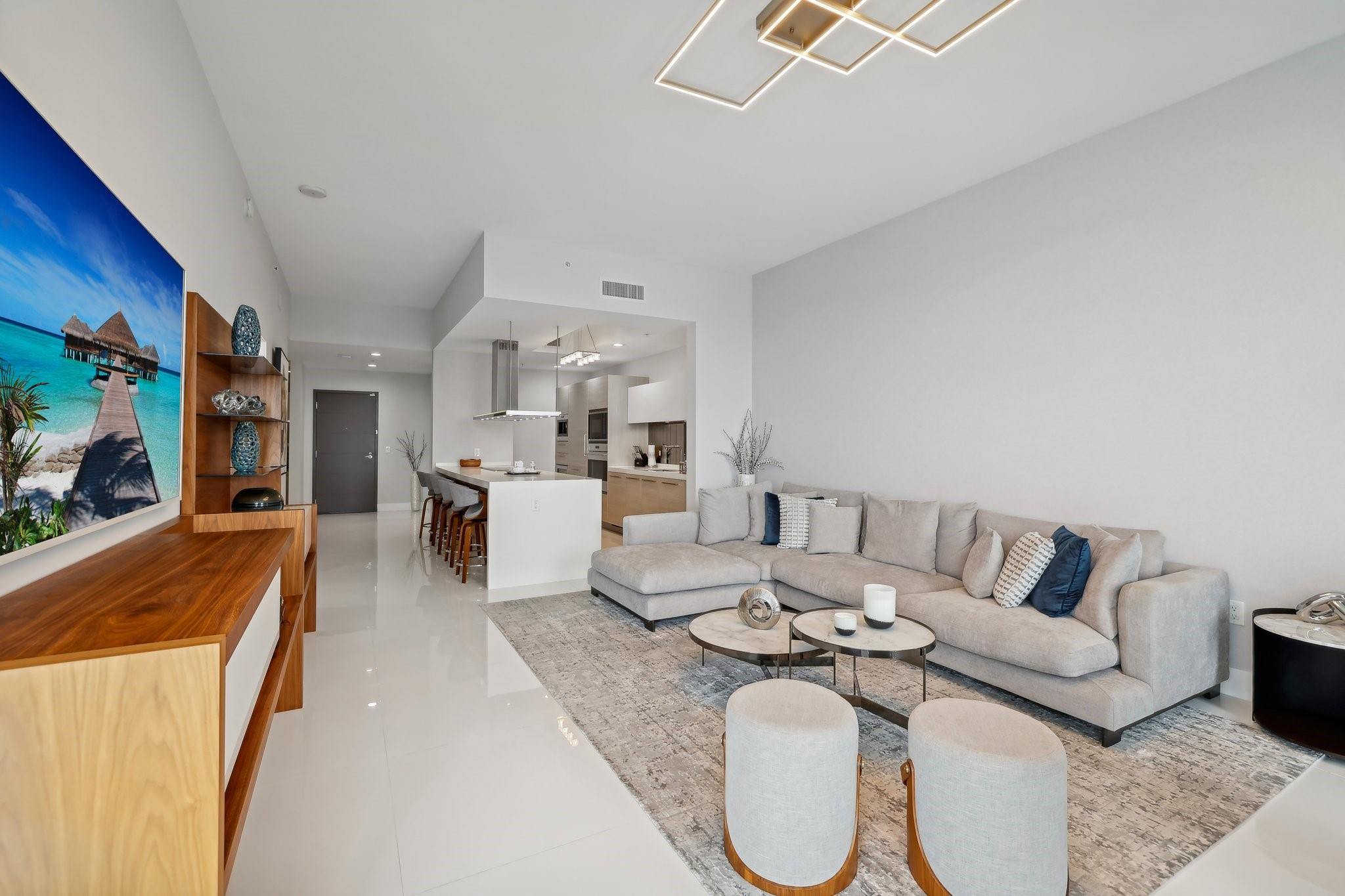 17301 Biscayne Blvd LPH-6