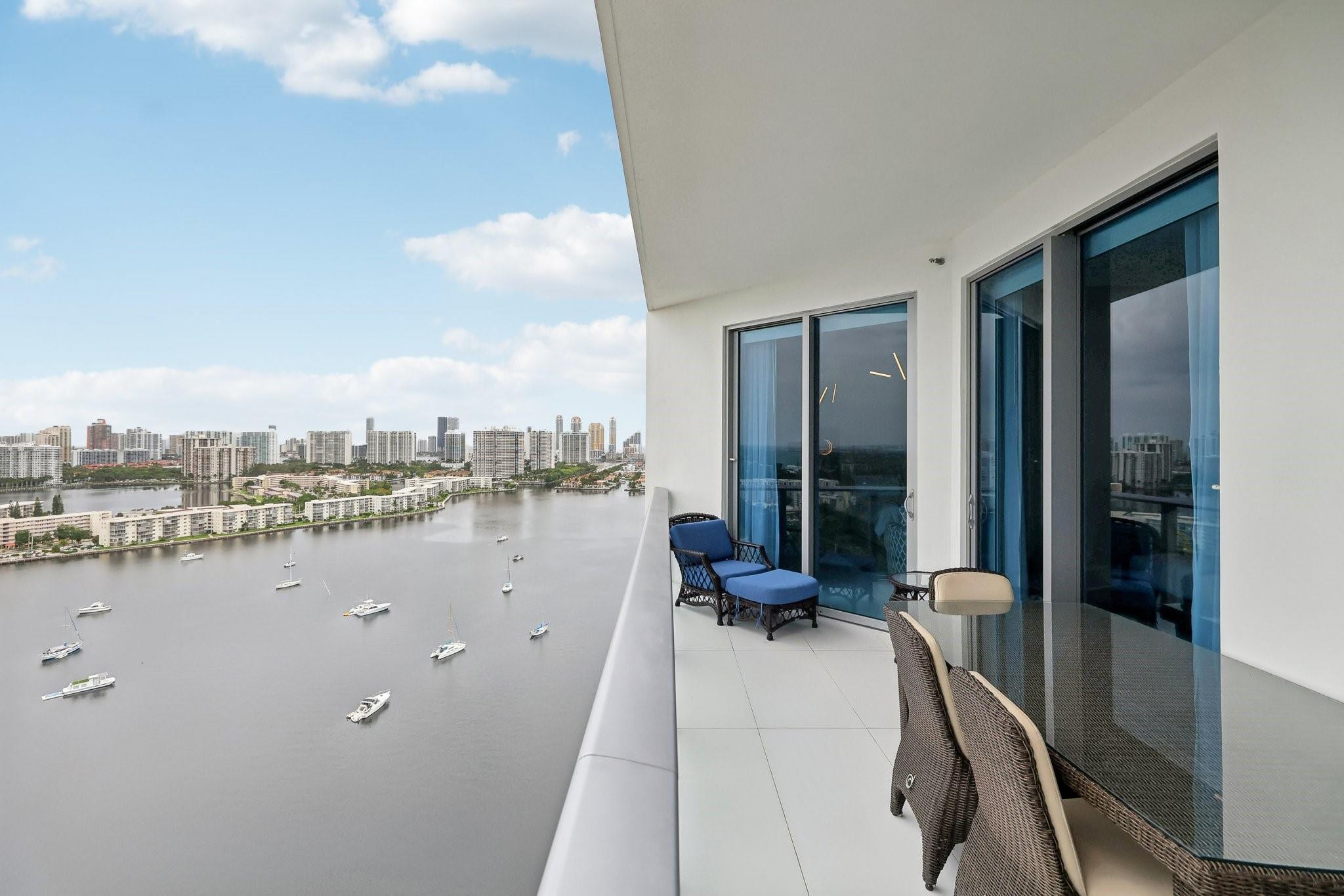 17301 Biscayne Blvd LPH-6