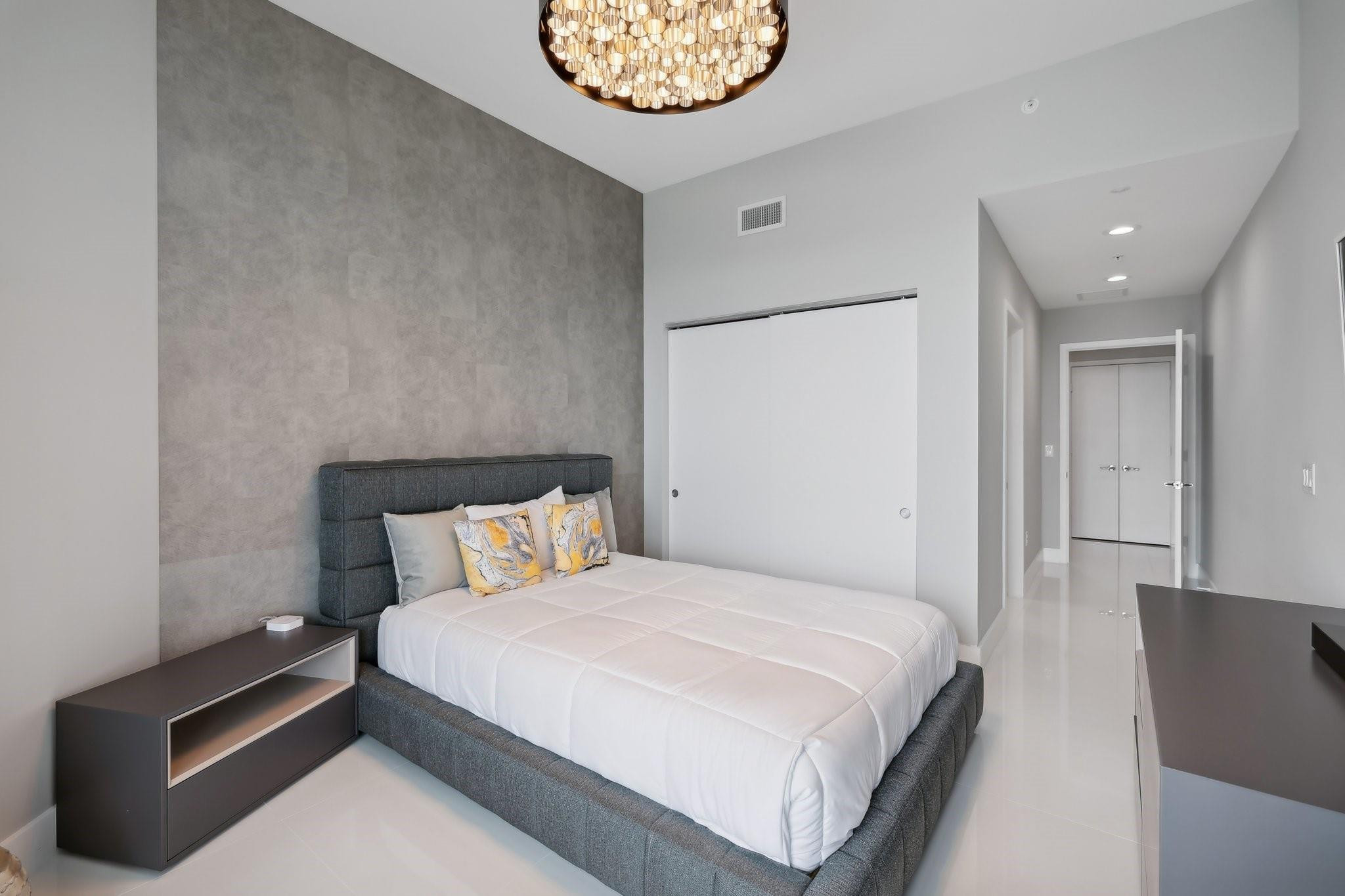 17301 Biscayne Blvd LPH-6
