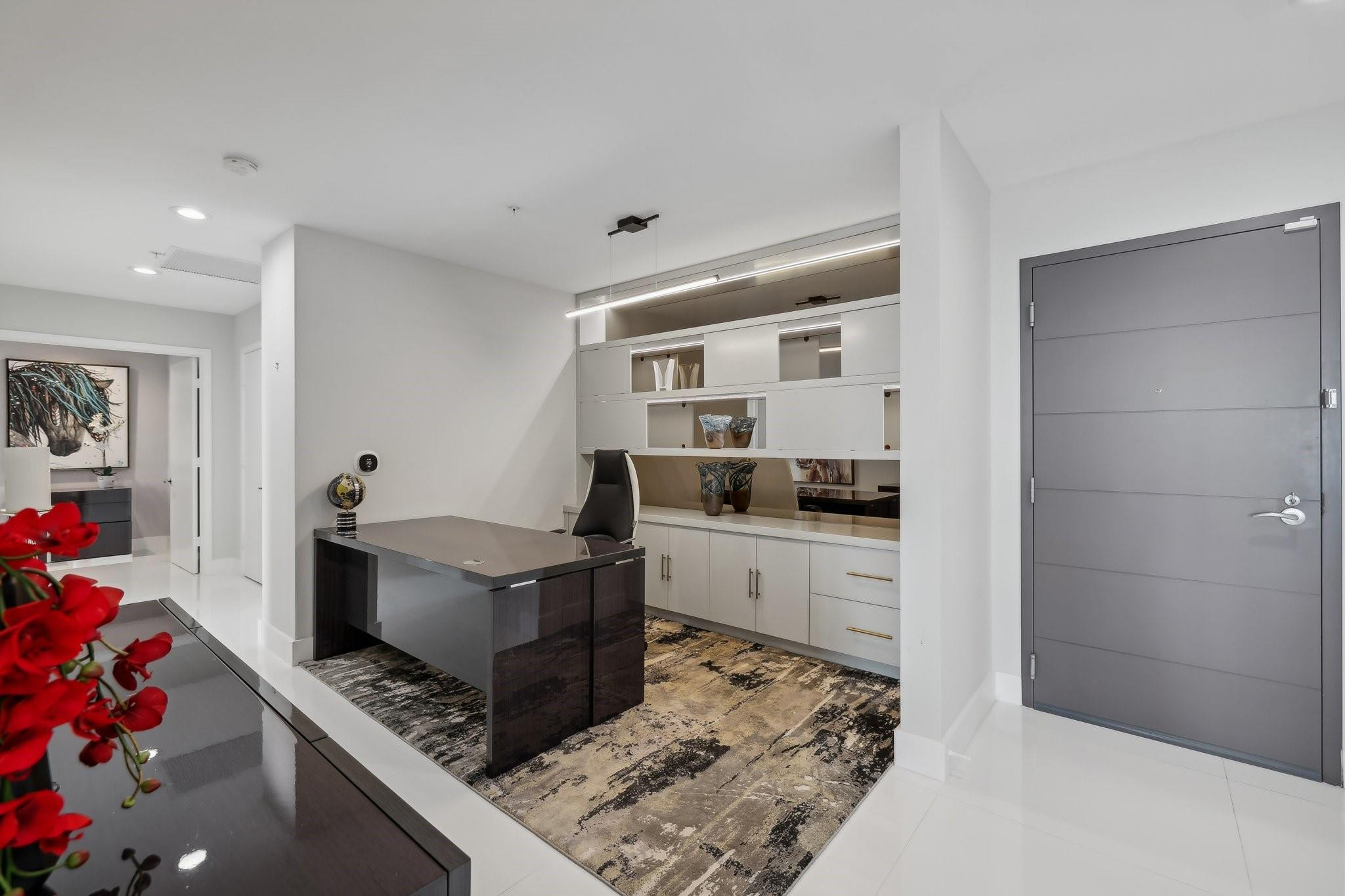 17301 Biscayne Blvd LPH-6