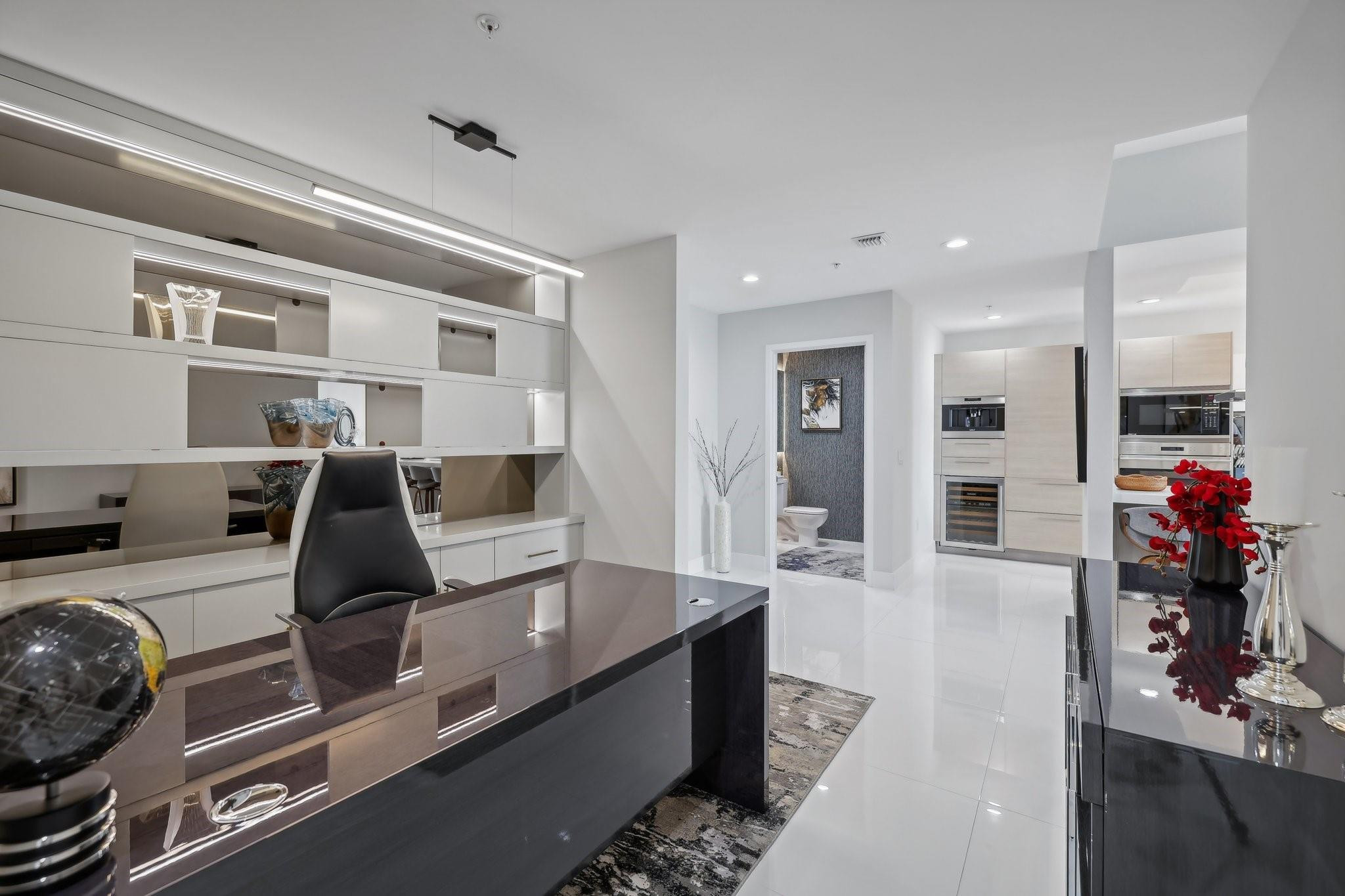 17301 Biscayne Blvd LPH-6