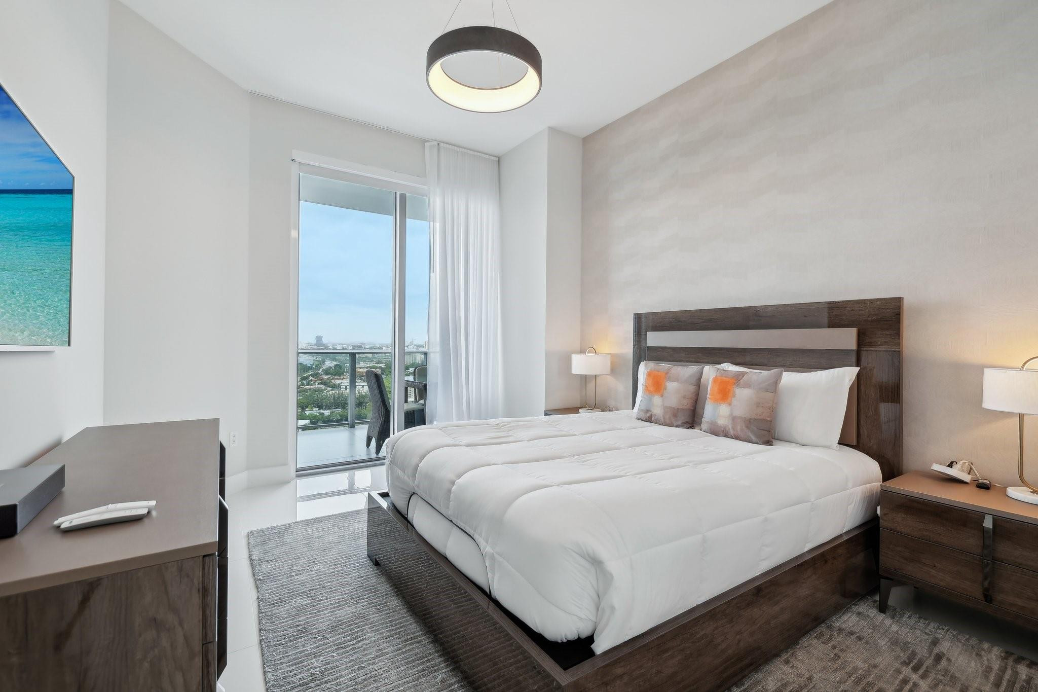 17301 Biscayne Blvd LPH-6
