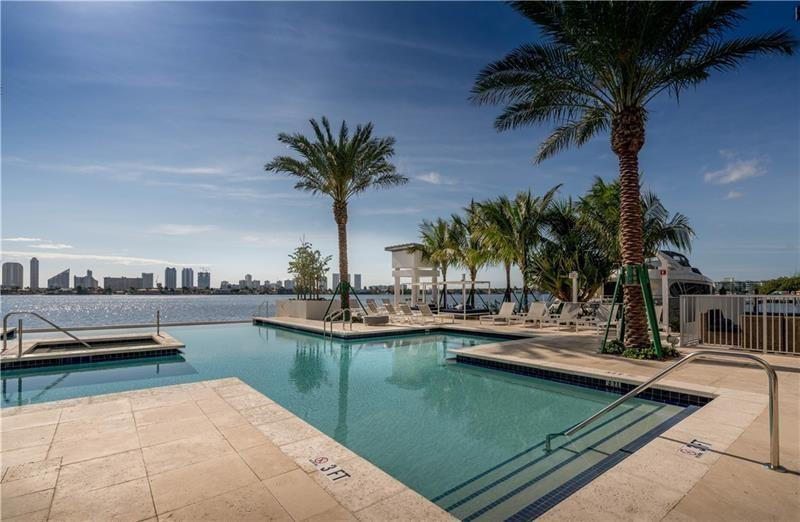 17301 Biscayne Blvd LPH-6