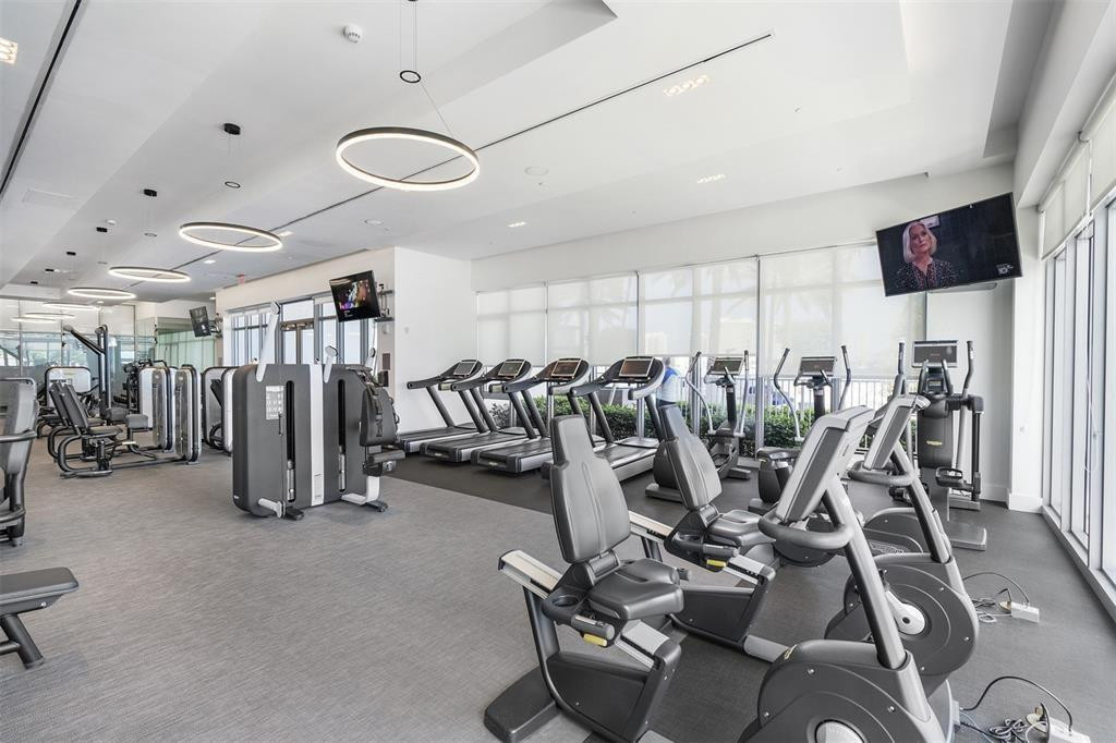 17301 Biscayne Blvd LPH-6