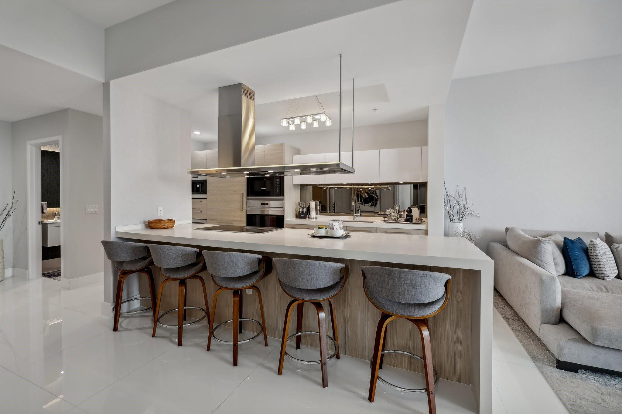 17301 Biscayne Blvd LPH-6