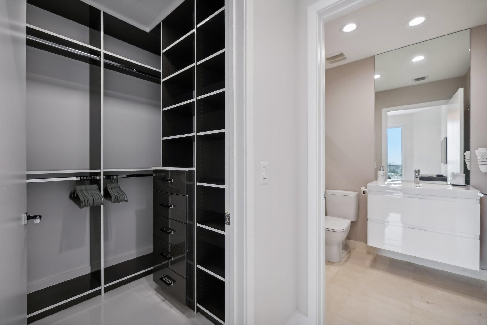 17301 Biscayne Blvd LPH-6