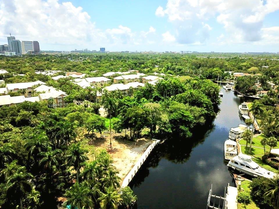 333 SW 14th Way