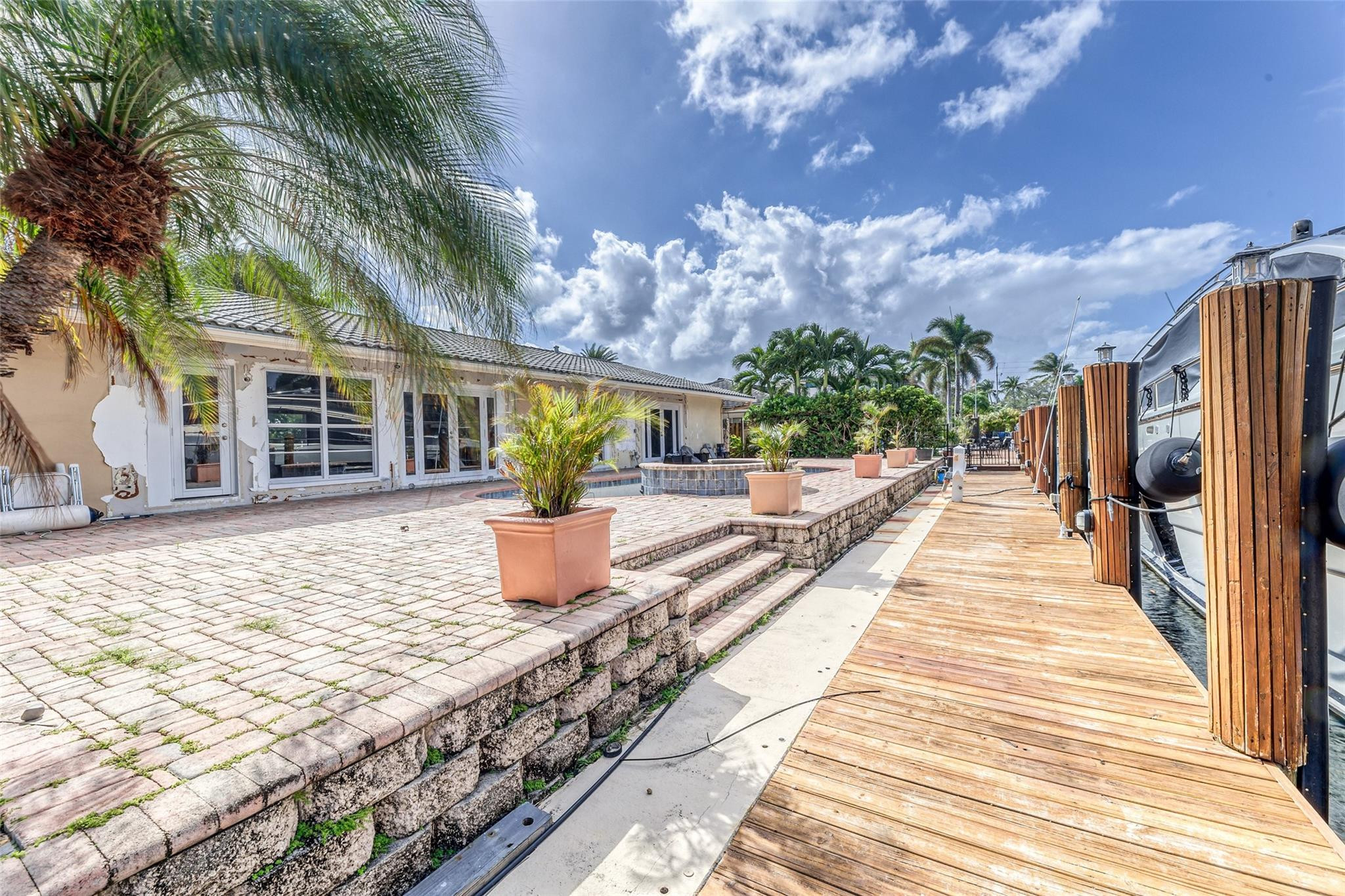 2823 NE 24th Pl