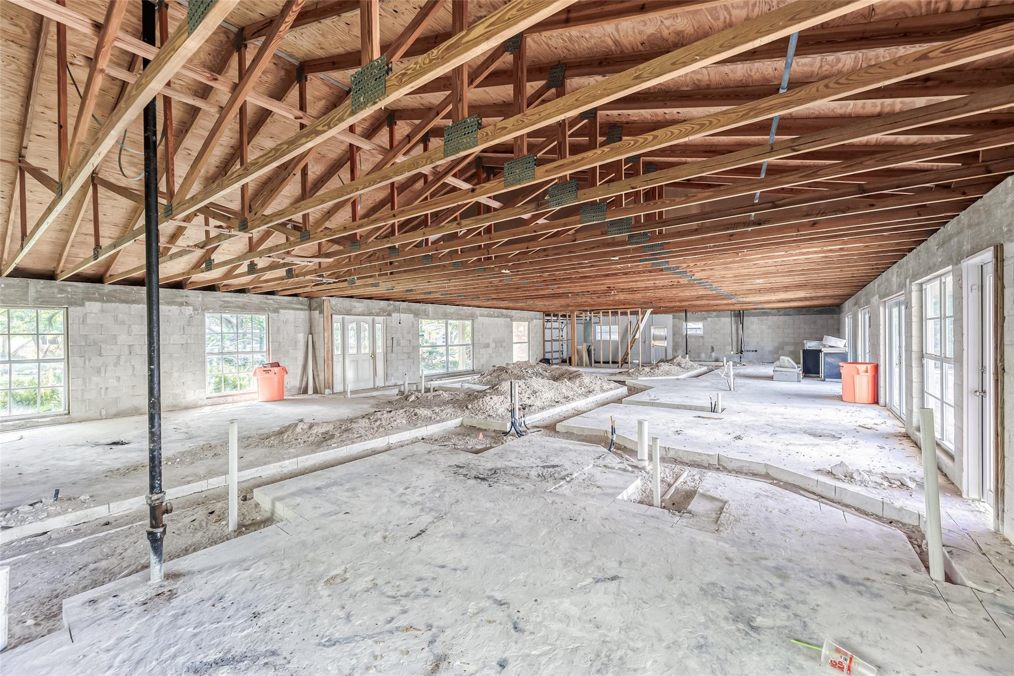 2823 NE 24th Pl