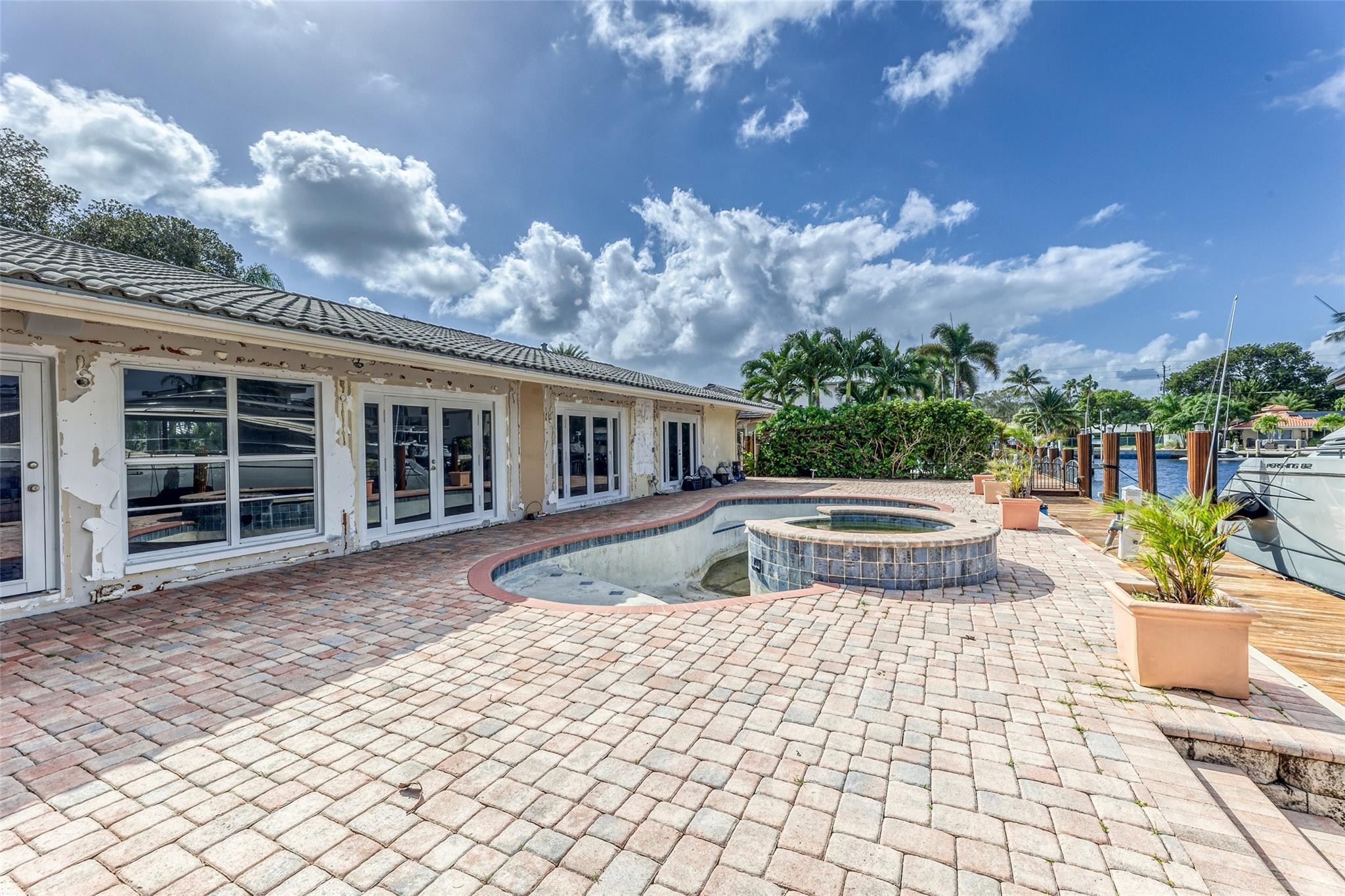2823 NE 24th Pl