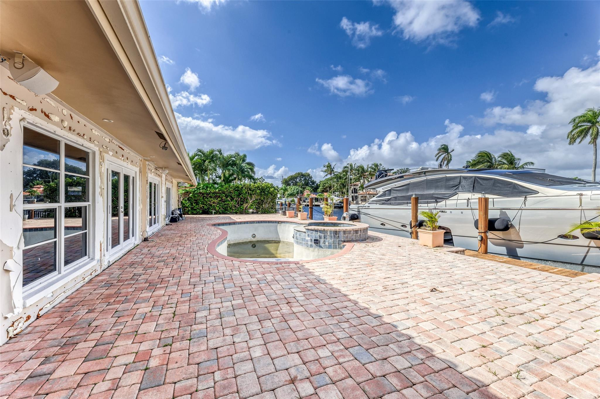 2823 NE 24th Pl