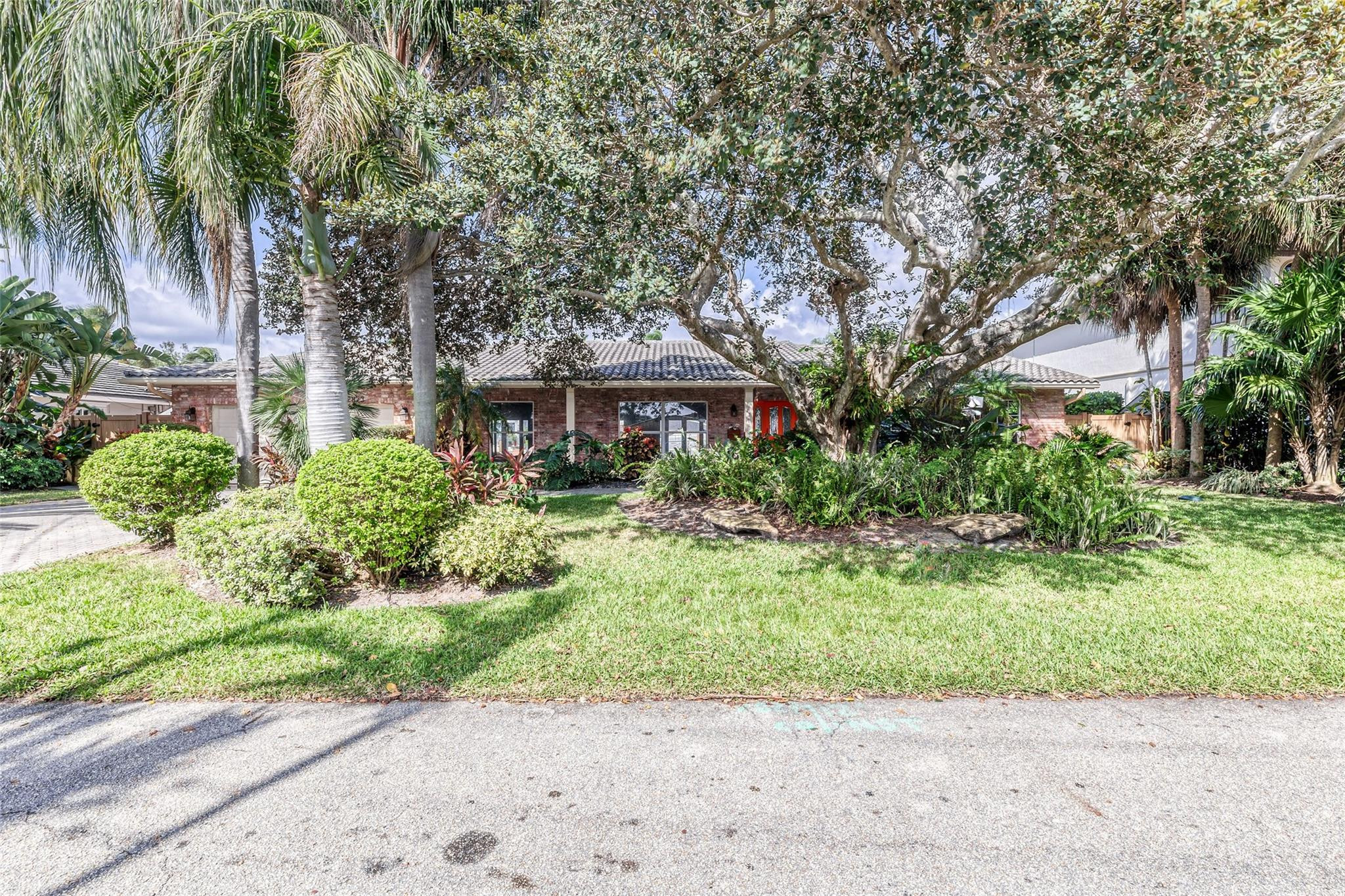 2823 NE 24th Pl