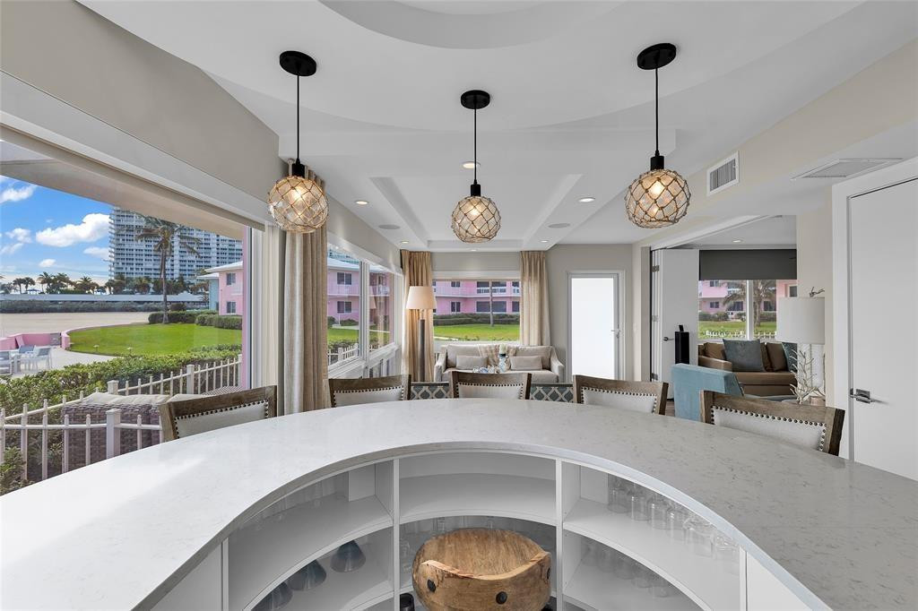 1922 S Ocean Ln 11