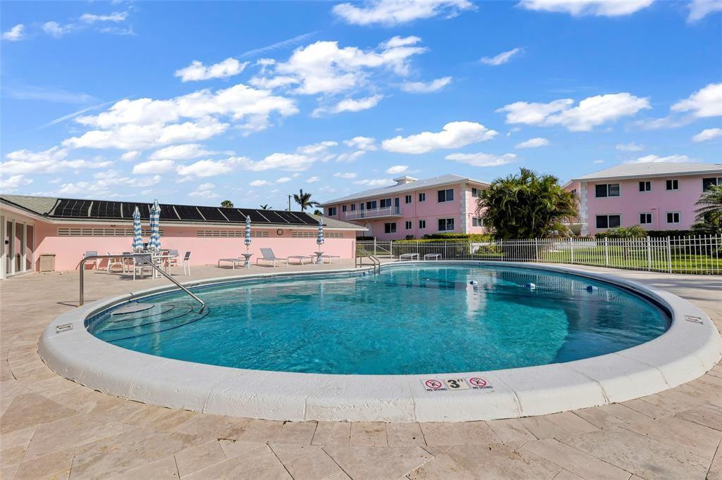 1922 S Ocean Ln 11