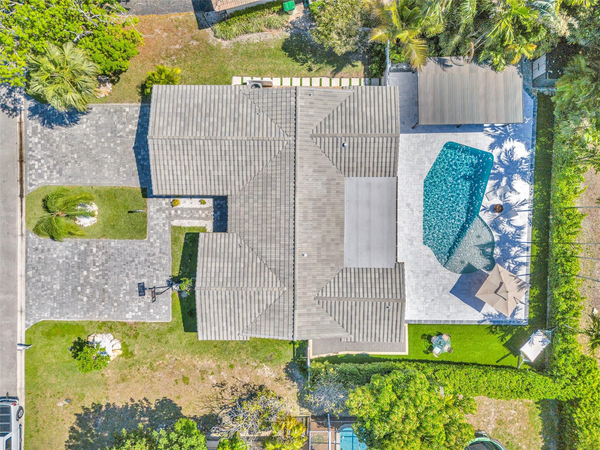 10660 NW 44
