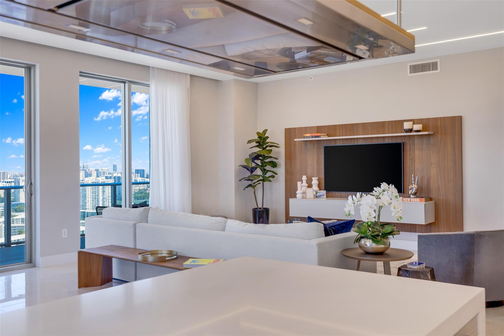 17301 Biscayne Blvd LPH2