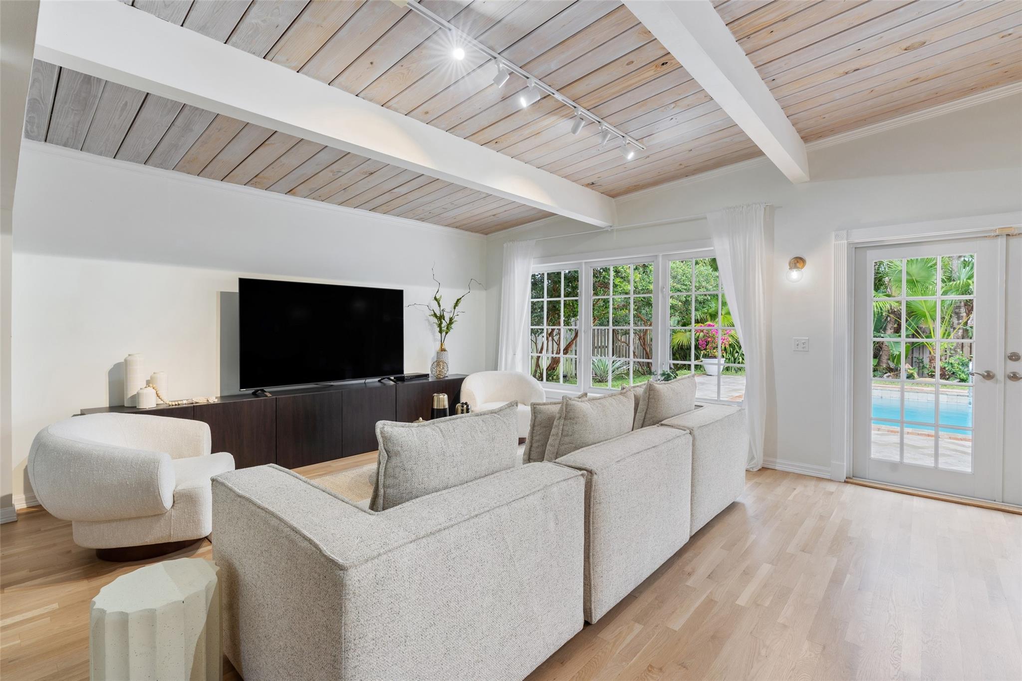 1900 Admirals Way