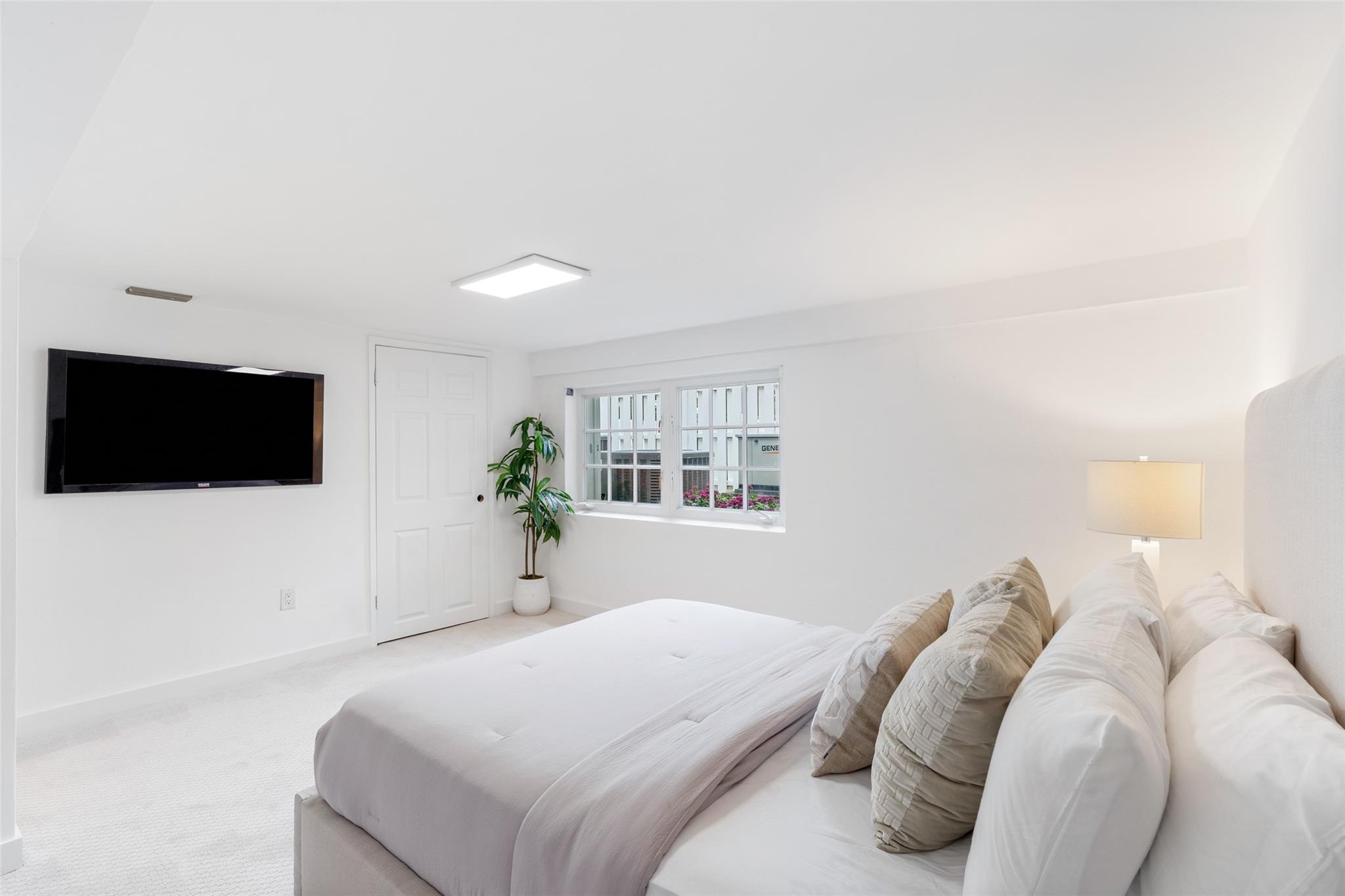 1900 Admirals Way