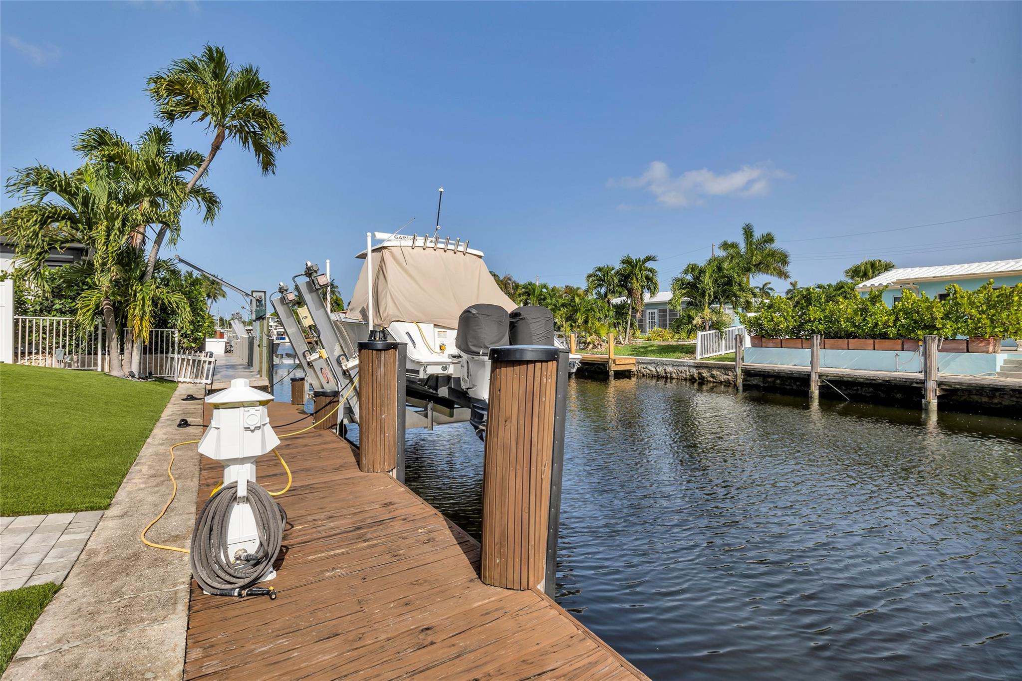 1206 Mango Isle