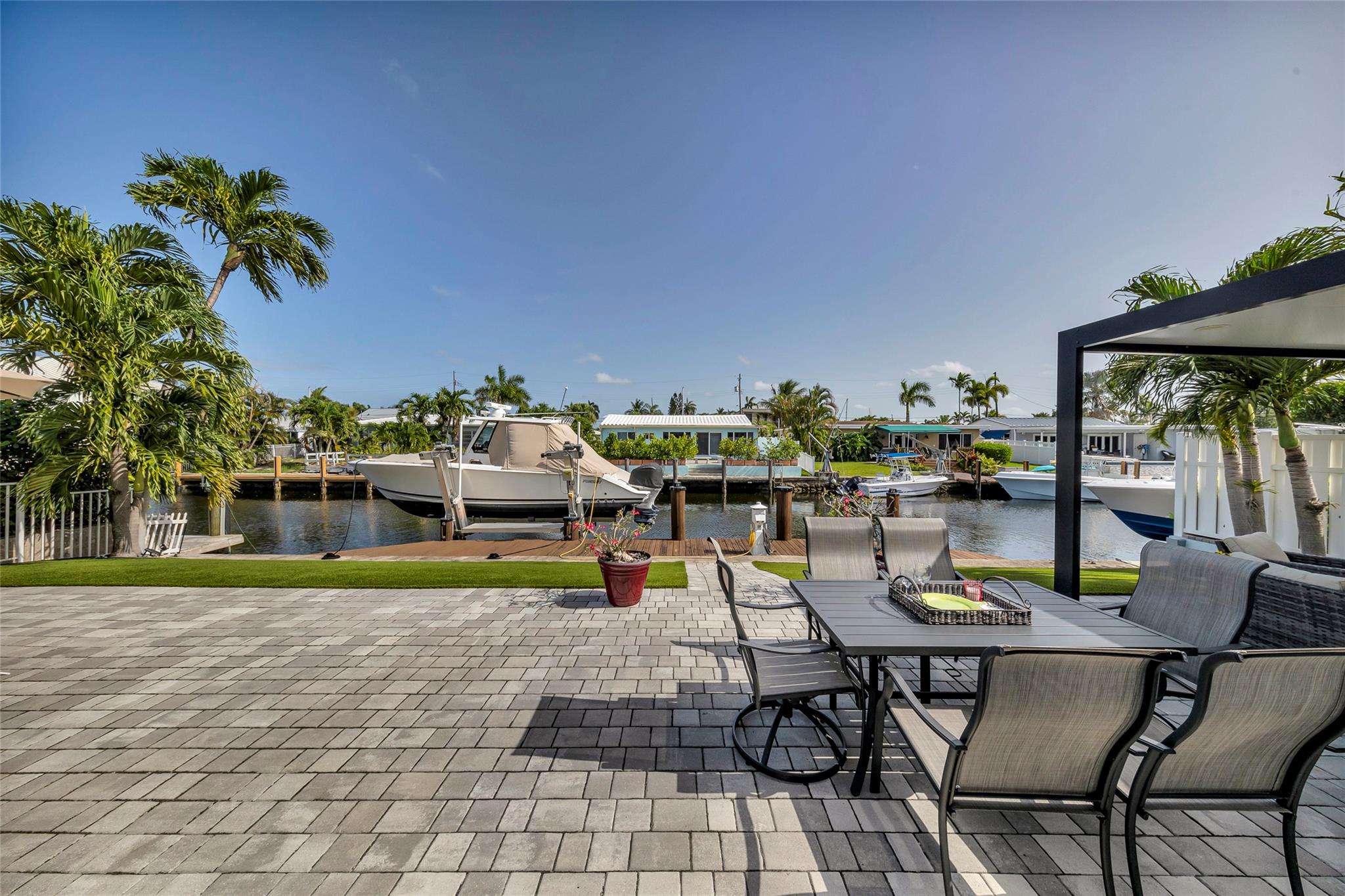 1206 Mango Isle