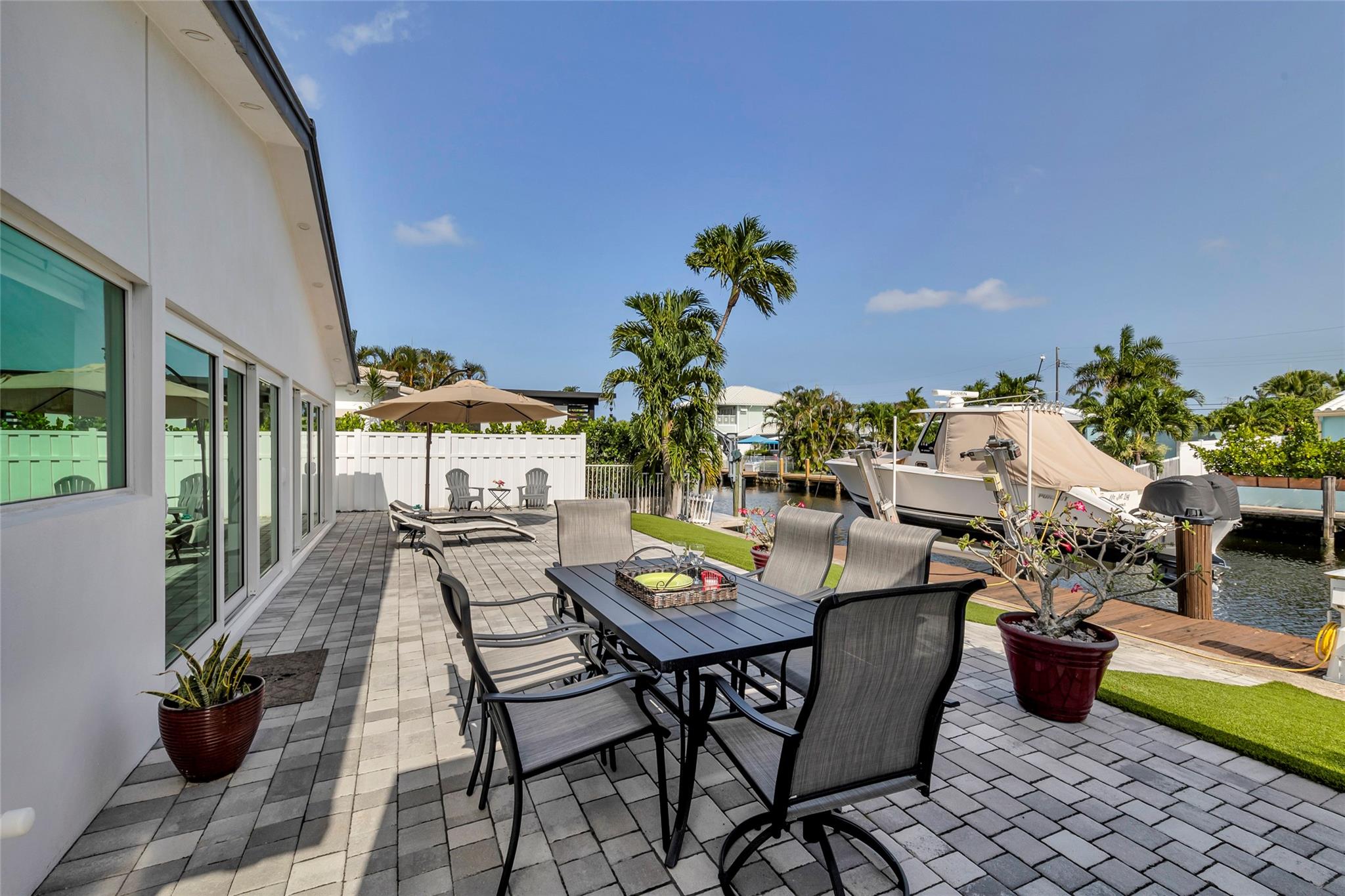 1206 Mango Isle
