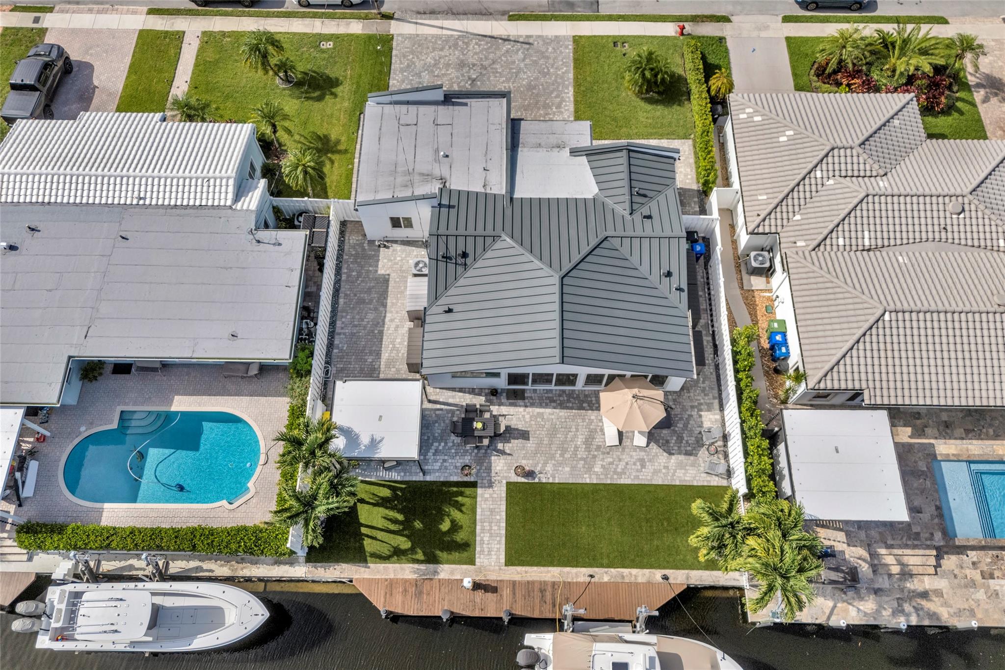 1206 Mango Isle