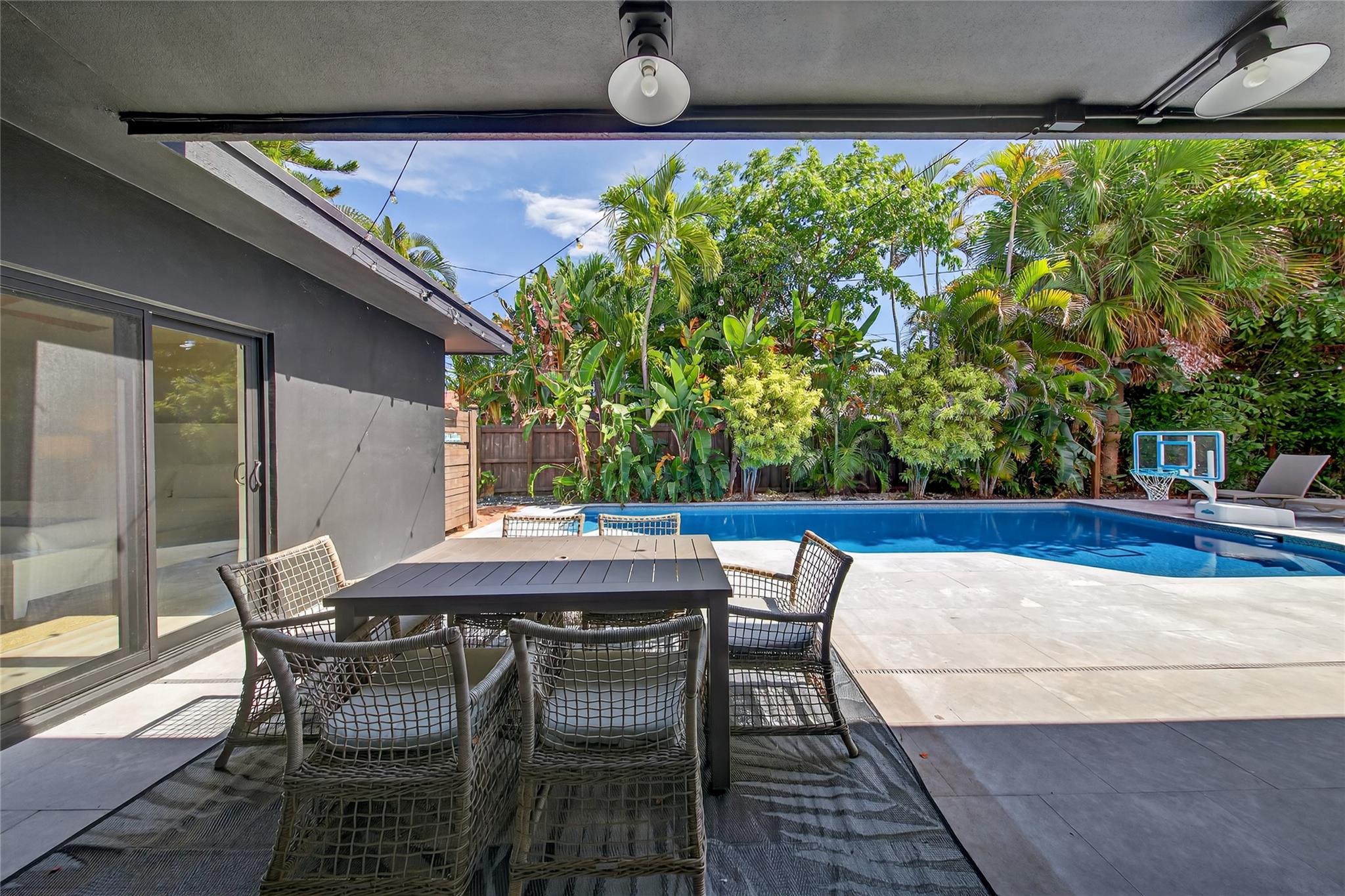 2112 Manatee Drive