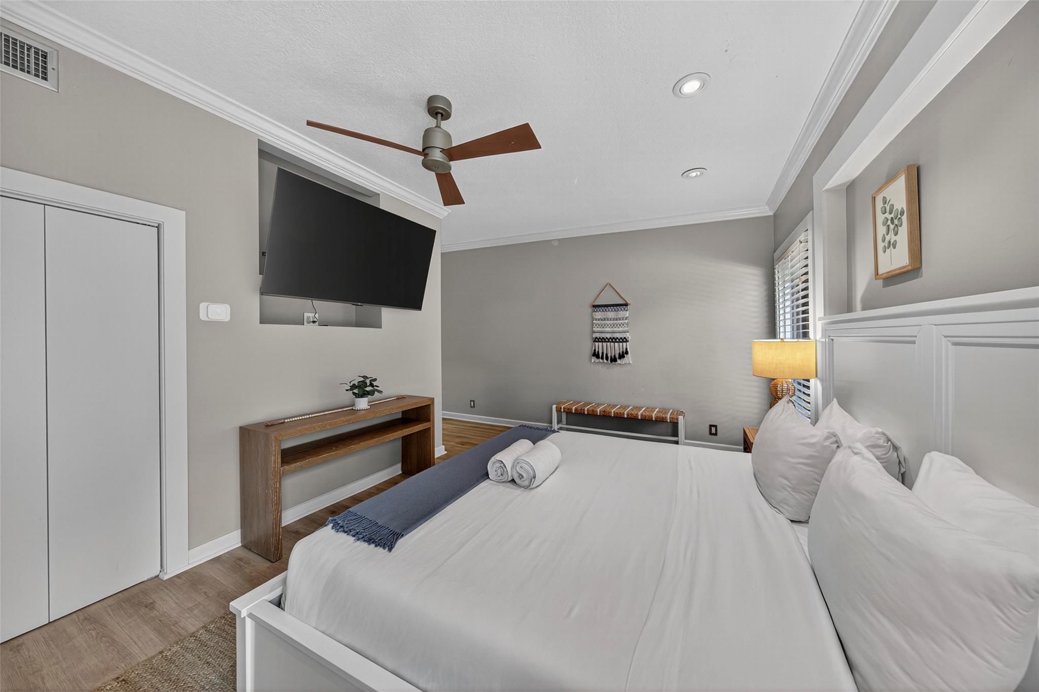 2112 Manatee Drive